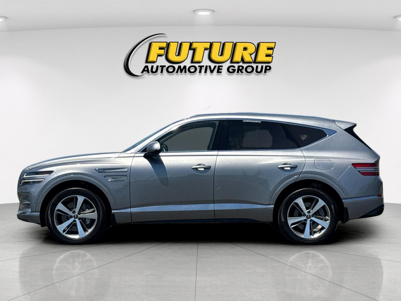 Used 2023 Silver Genesis 2.5T image 6