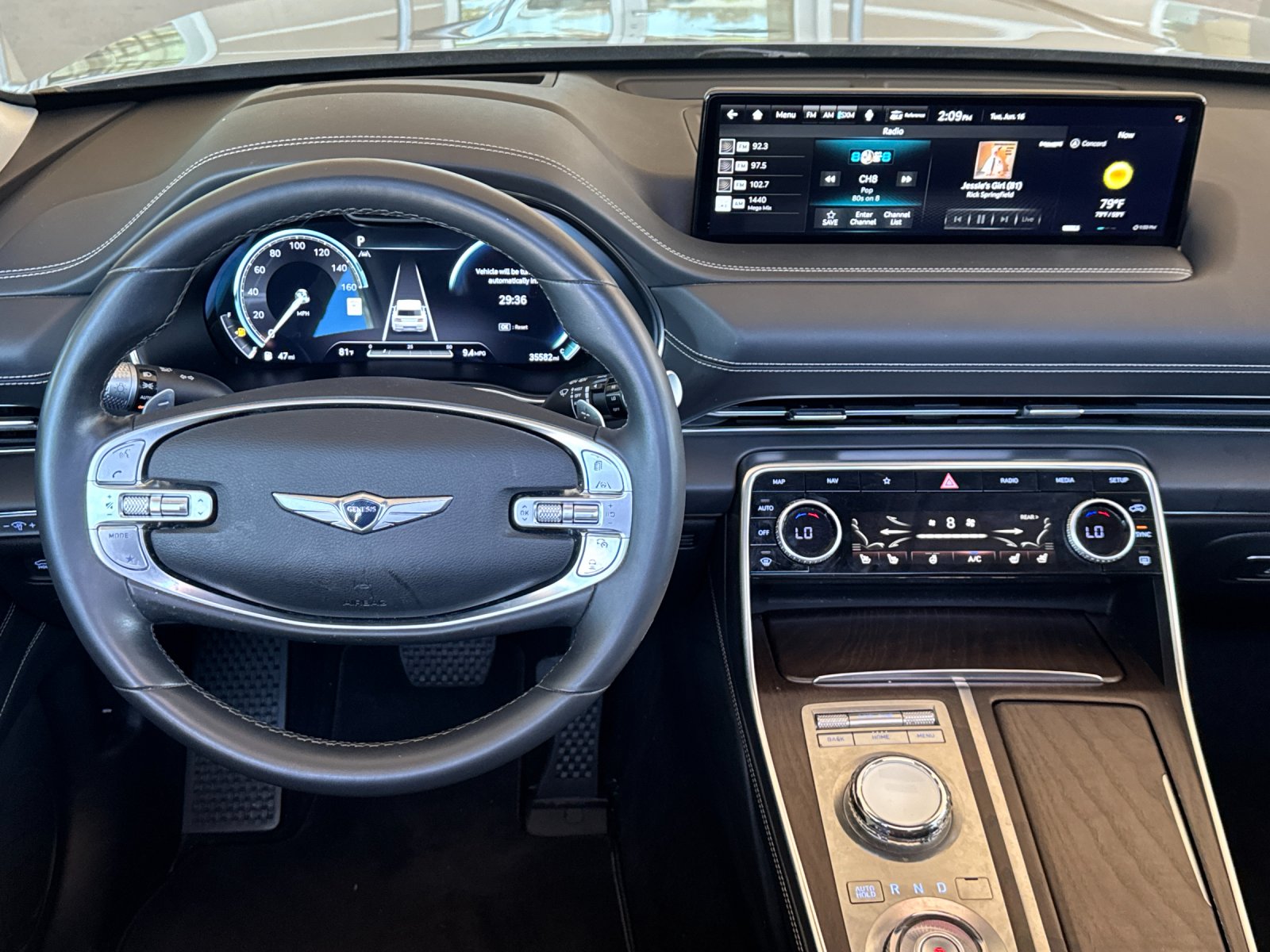 Used 2023 Silver Genesis 2.5T image 13