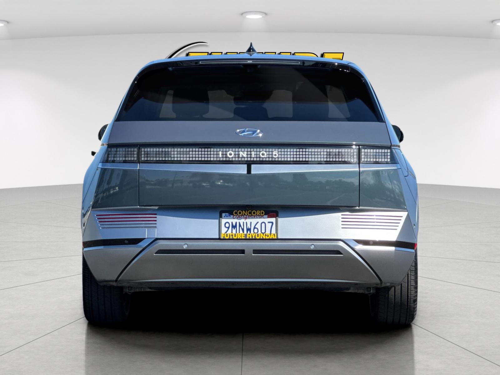 Used 2024 Green Hyundai Limited image 4