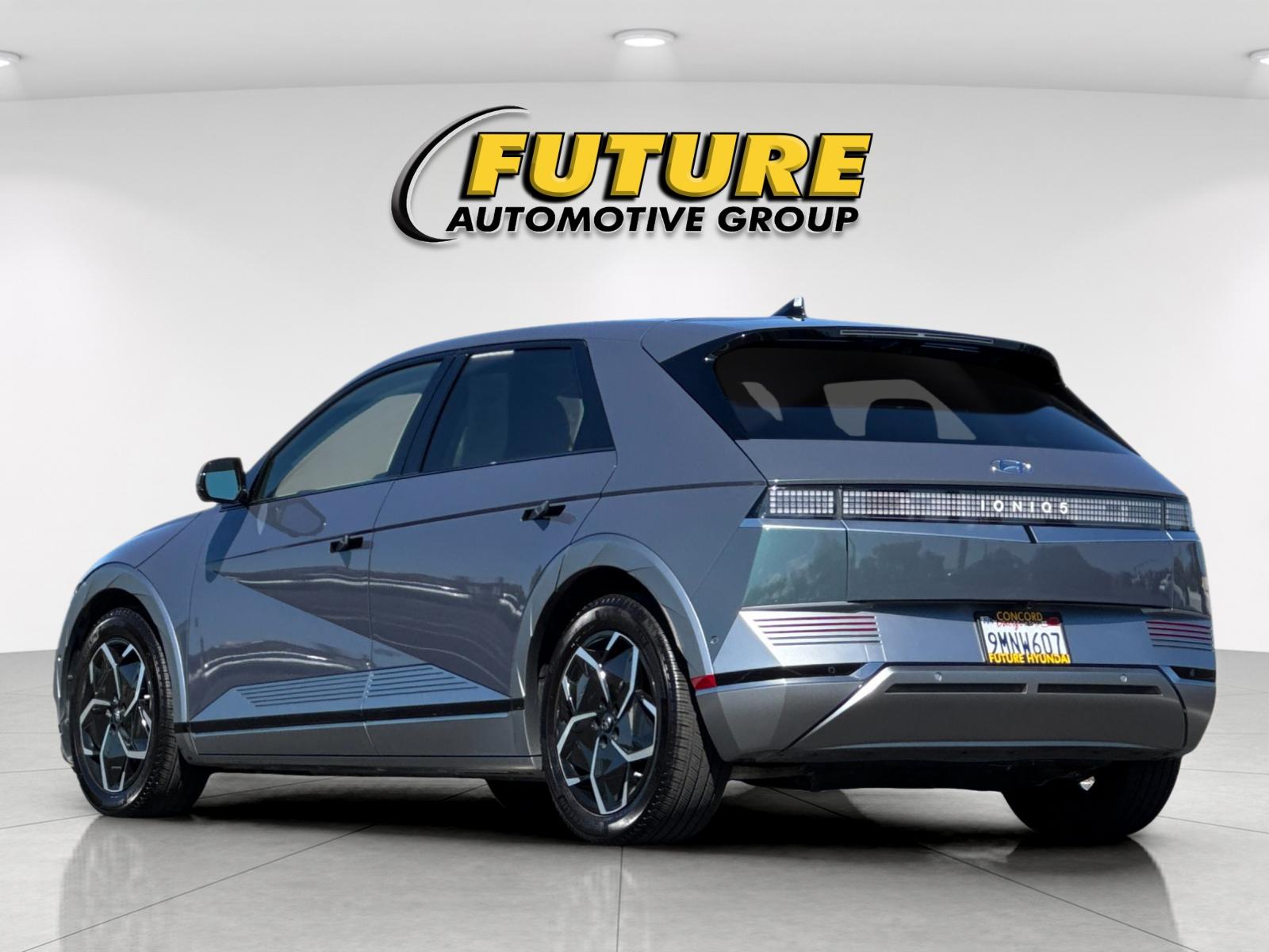 Used 2024 Green Hyundai Limited image 5
