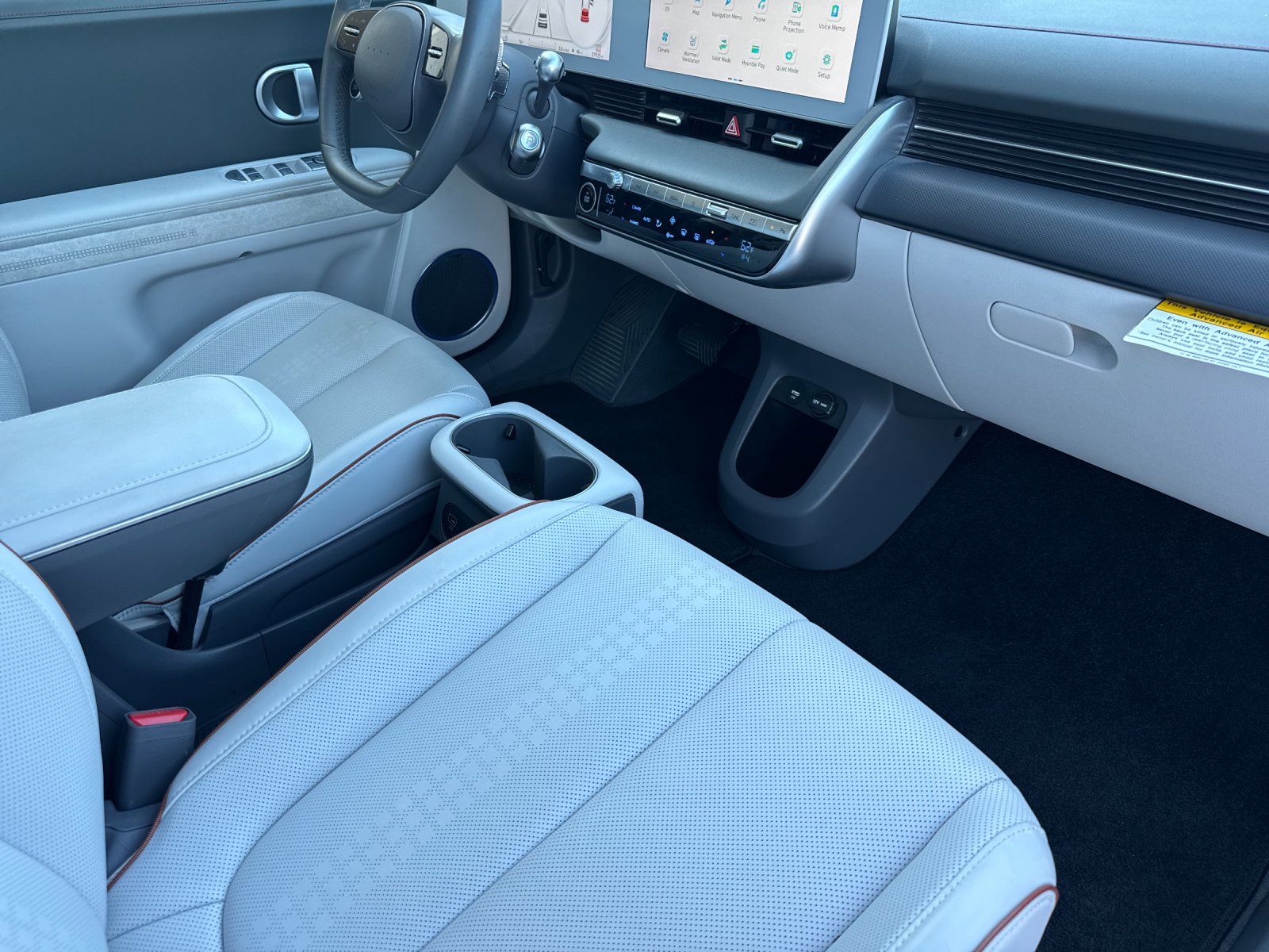Used 2024 Green Hyundai Limited image 15