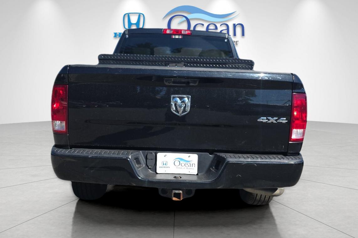 Used 2019 Brilliant Black Crystal Pearlcoat Ram Express image 4