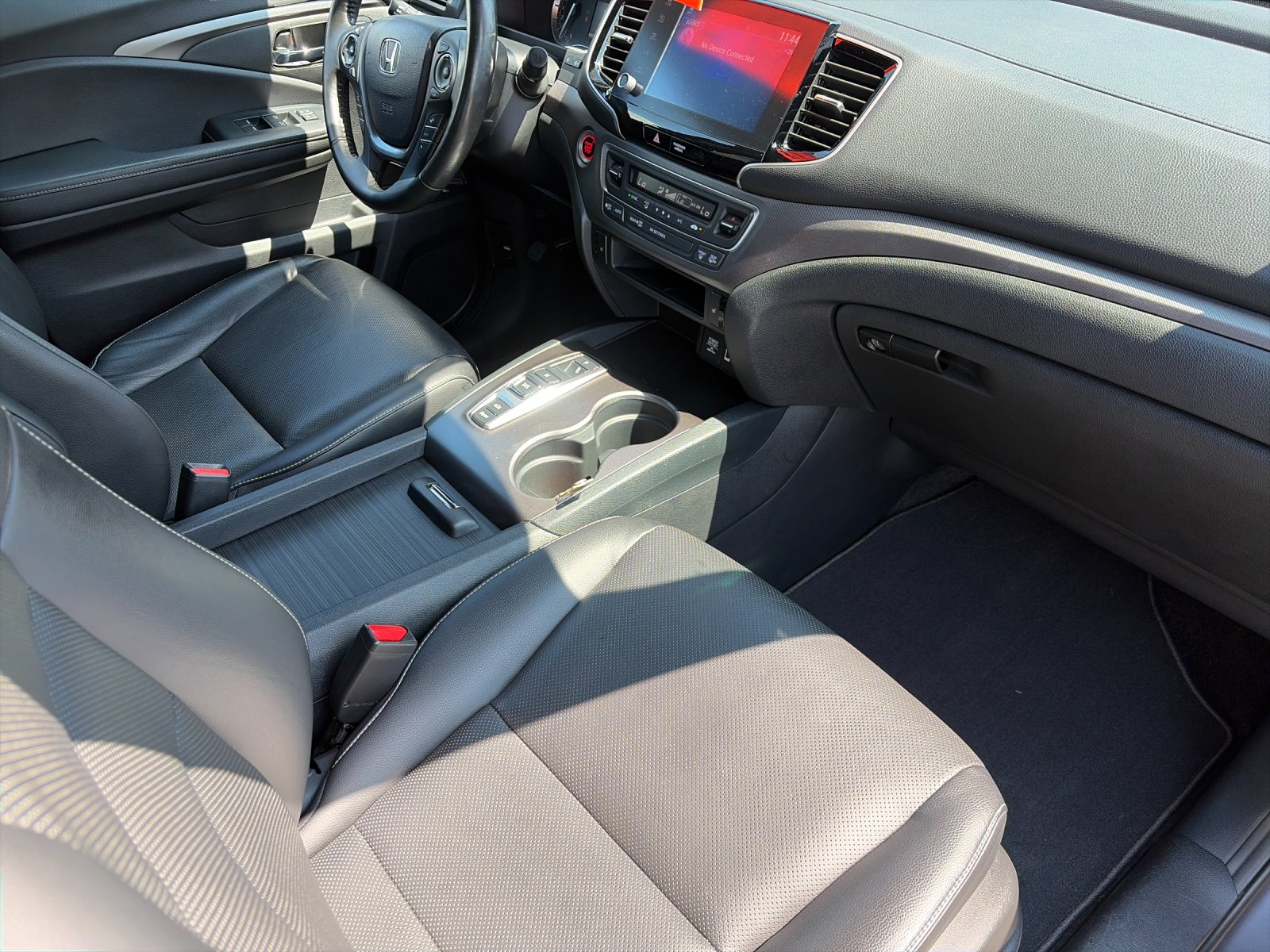 Used 2023 Modern Steel Metallic Honda AWD RTL image 16