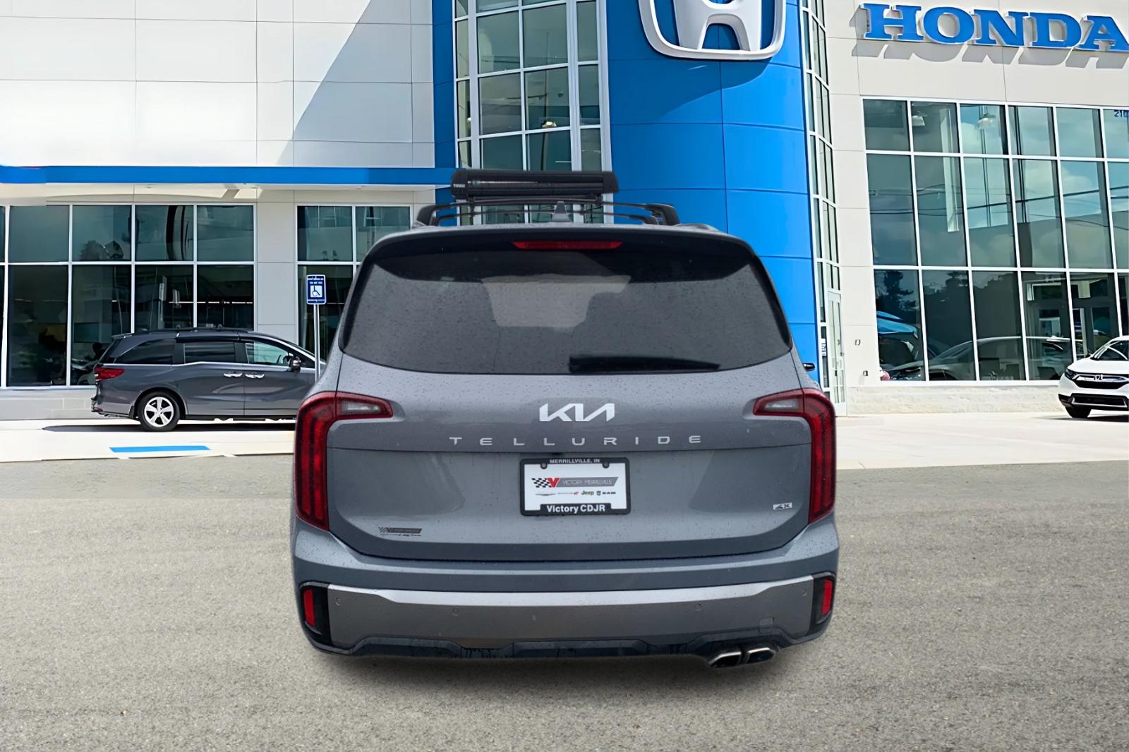 Used 2025 Silver Kia S image 4