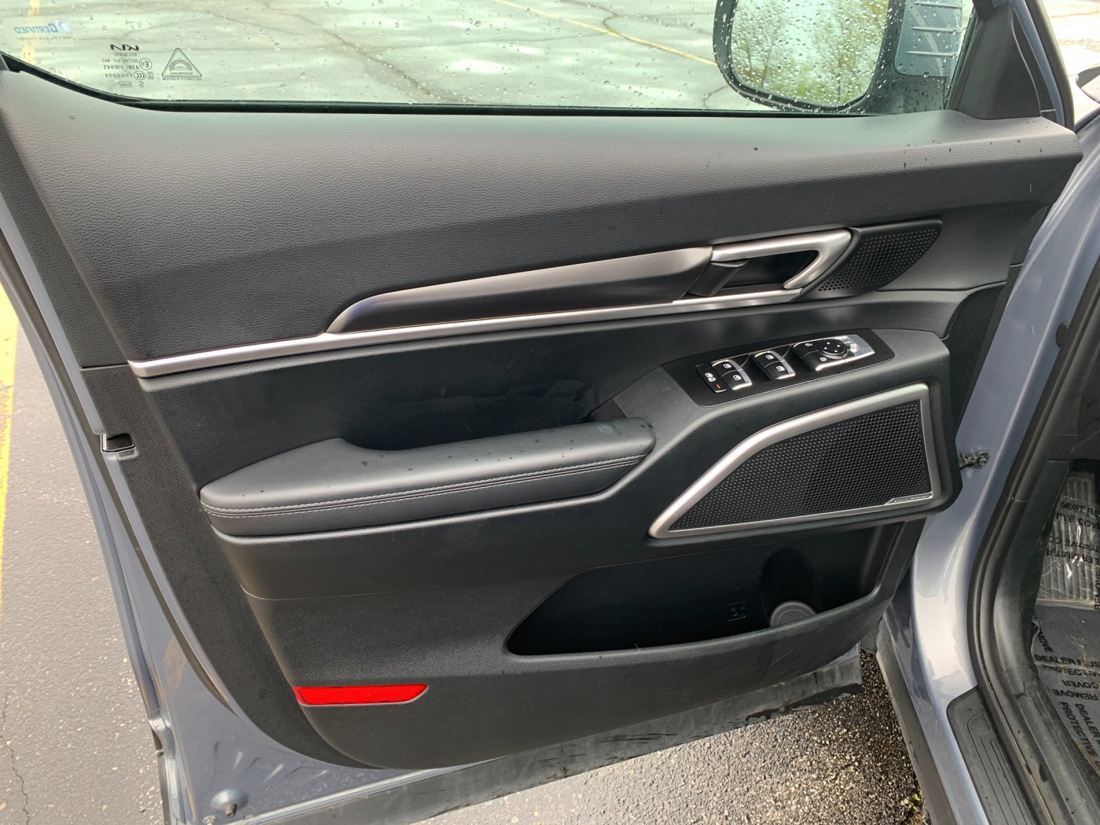 Used 2025 Silver Kia S image 12