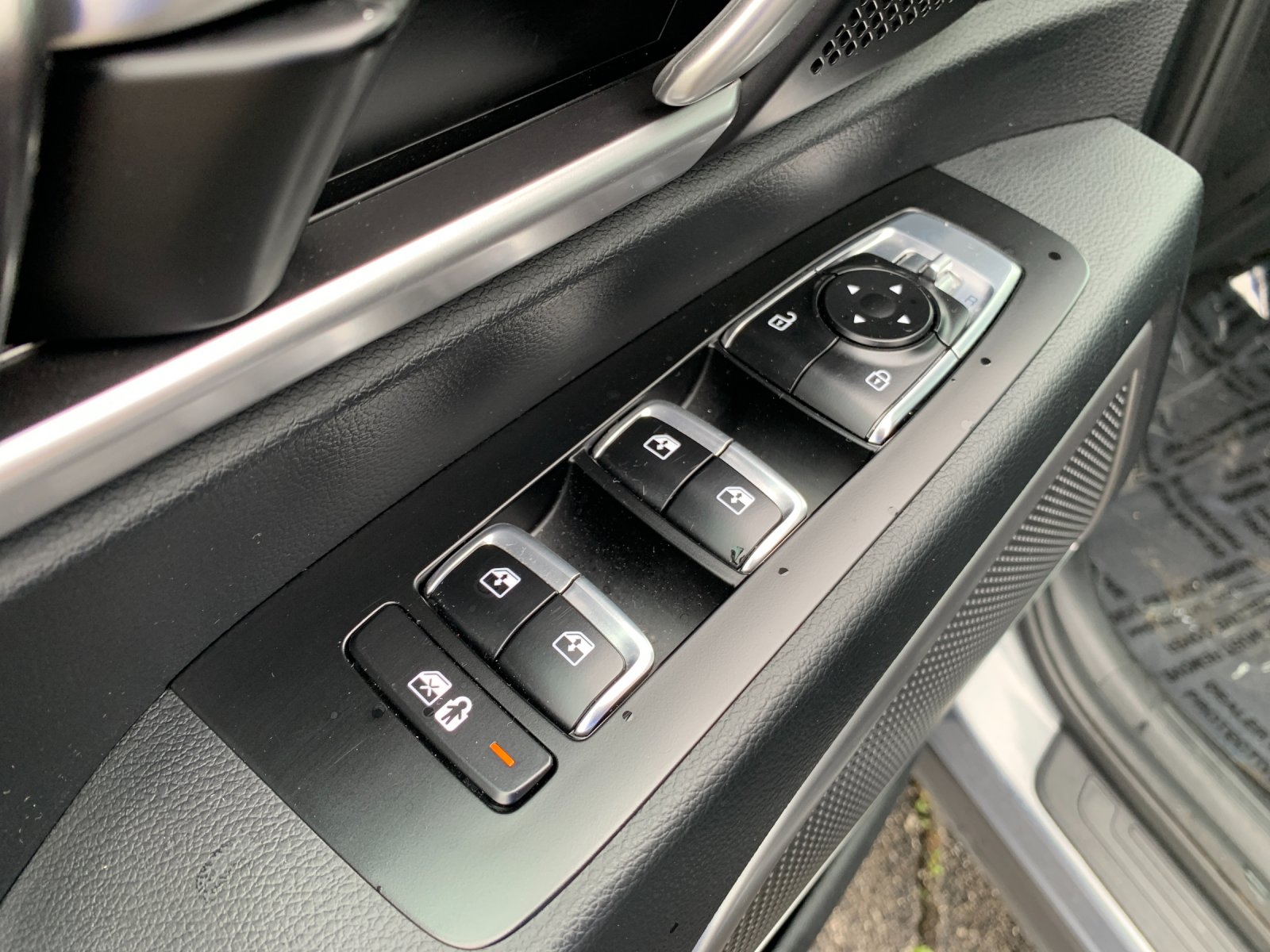 Used 2025 Silver Kia S image 13