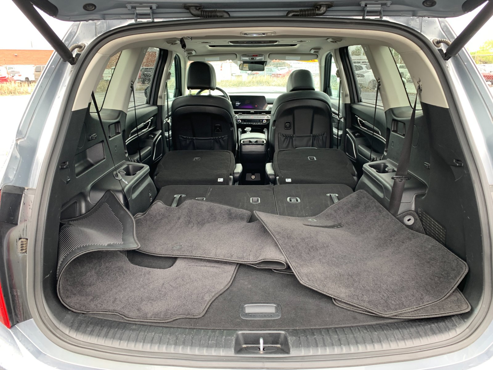 Used 2025 Silver Kia S image 19