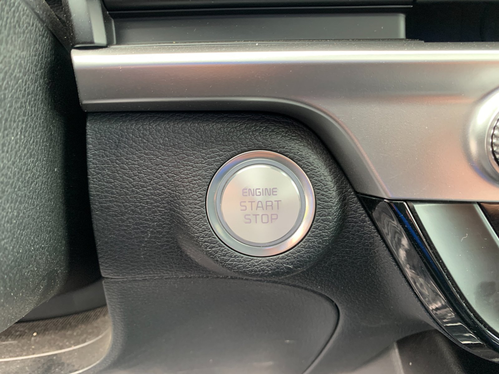 Used 2025 Silver Kia S image 27