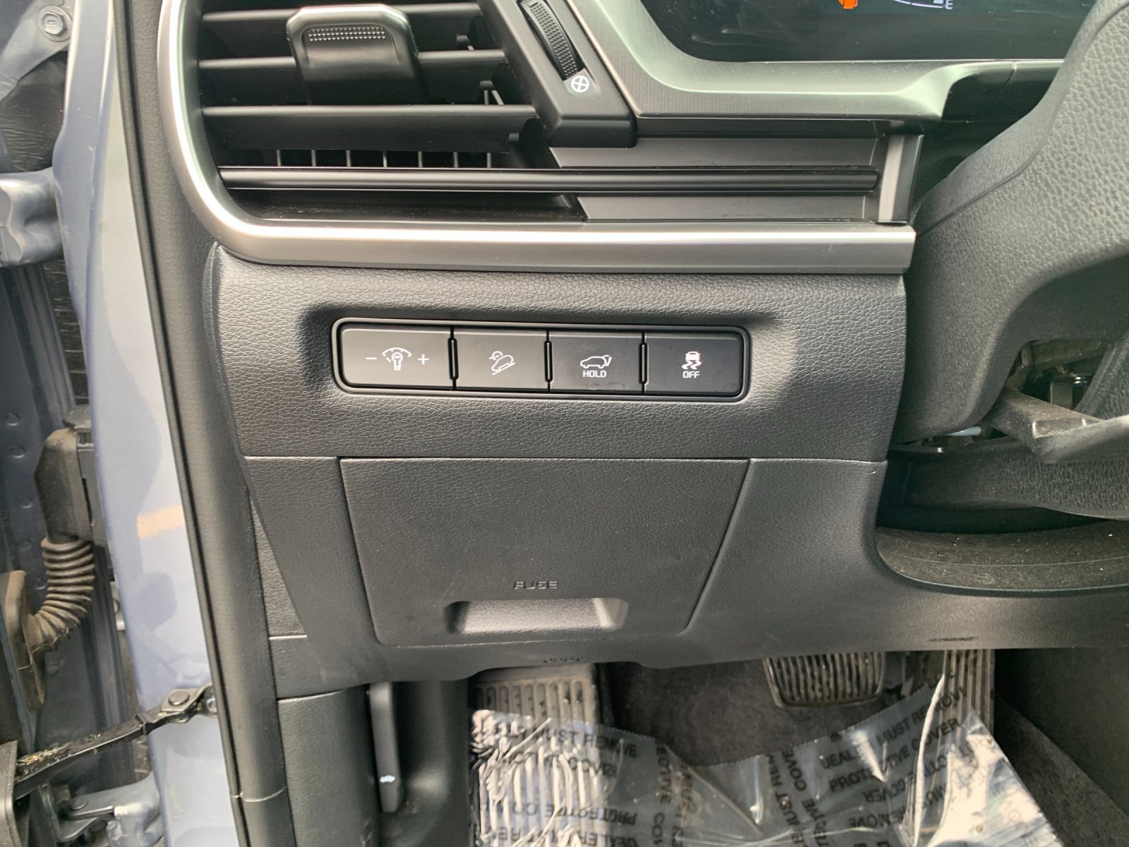 Used 2025 Silver Kia S image 33