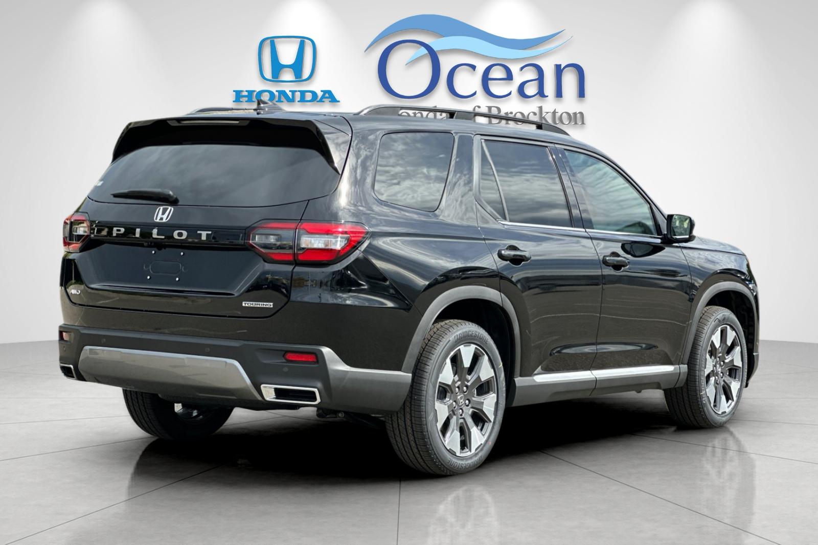 New 2026 Crystal Black Pearl Honda Touring image 5