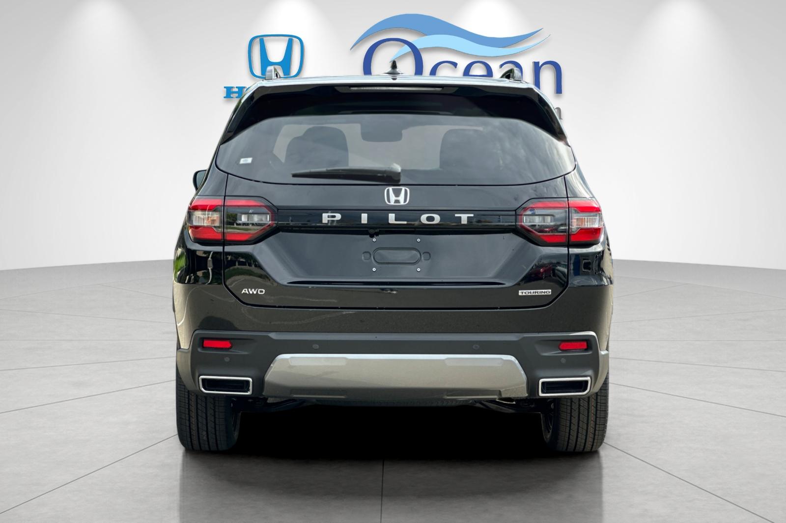 New 2026 Crystal Black Pearl Honda Touring image 4