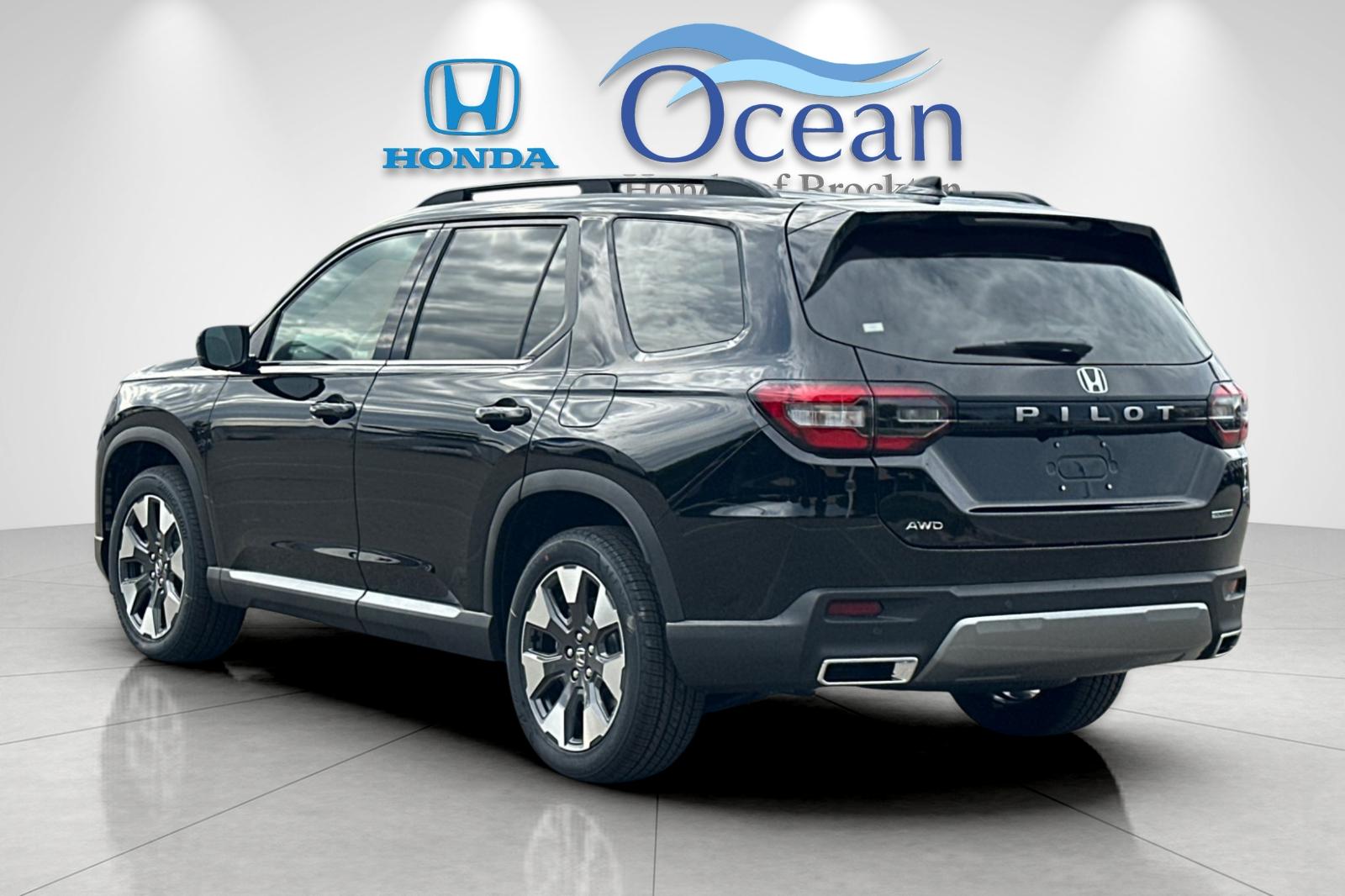 New 2026 Crystal Black Pearl Honda Touring image 3