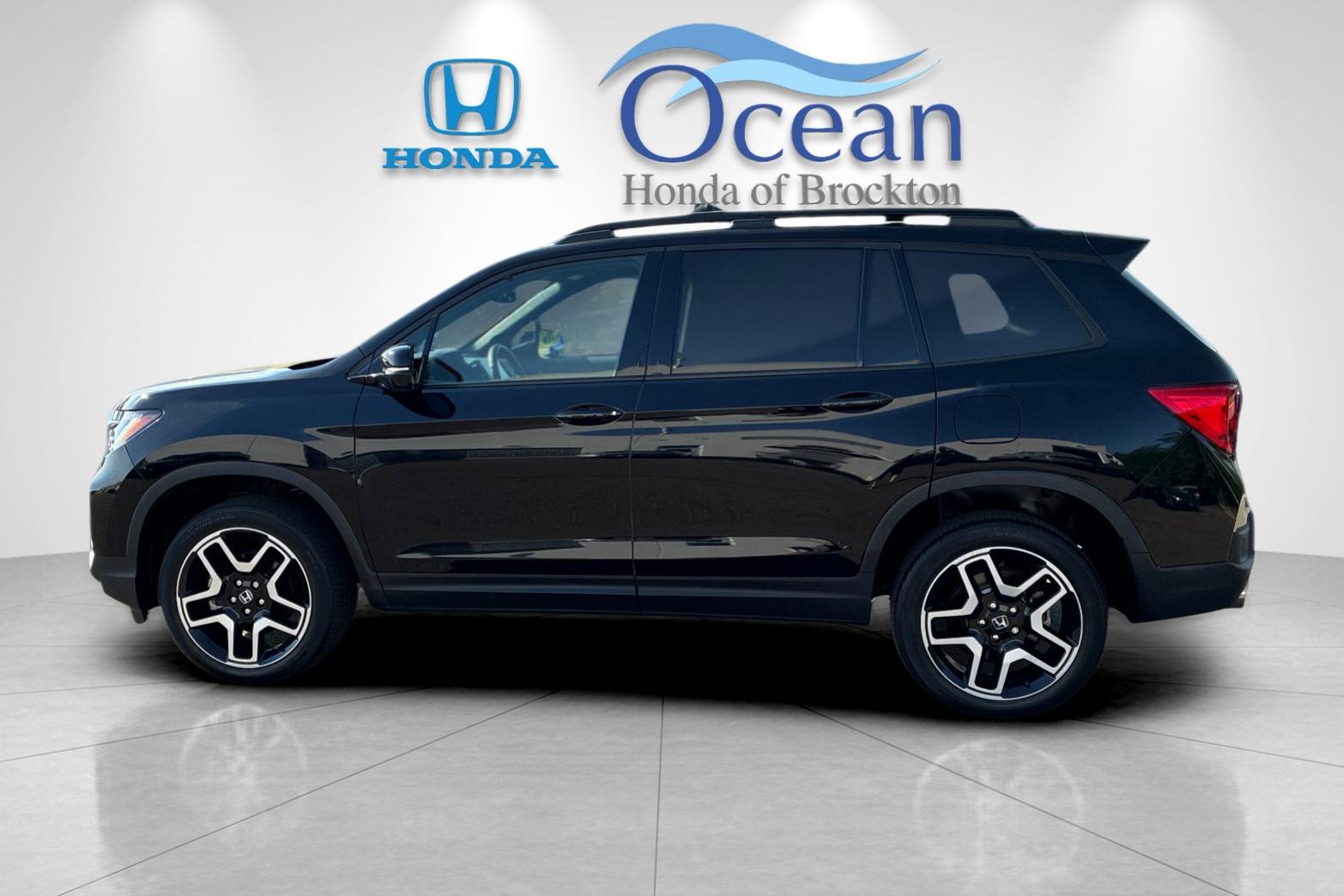 Used 2023 Crystal Black Pearl Honda Elite image 6
