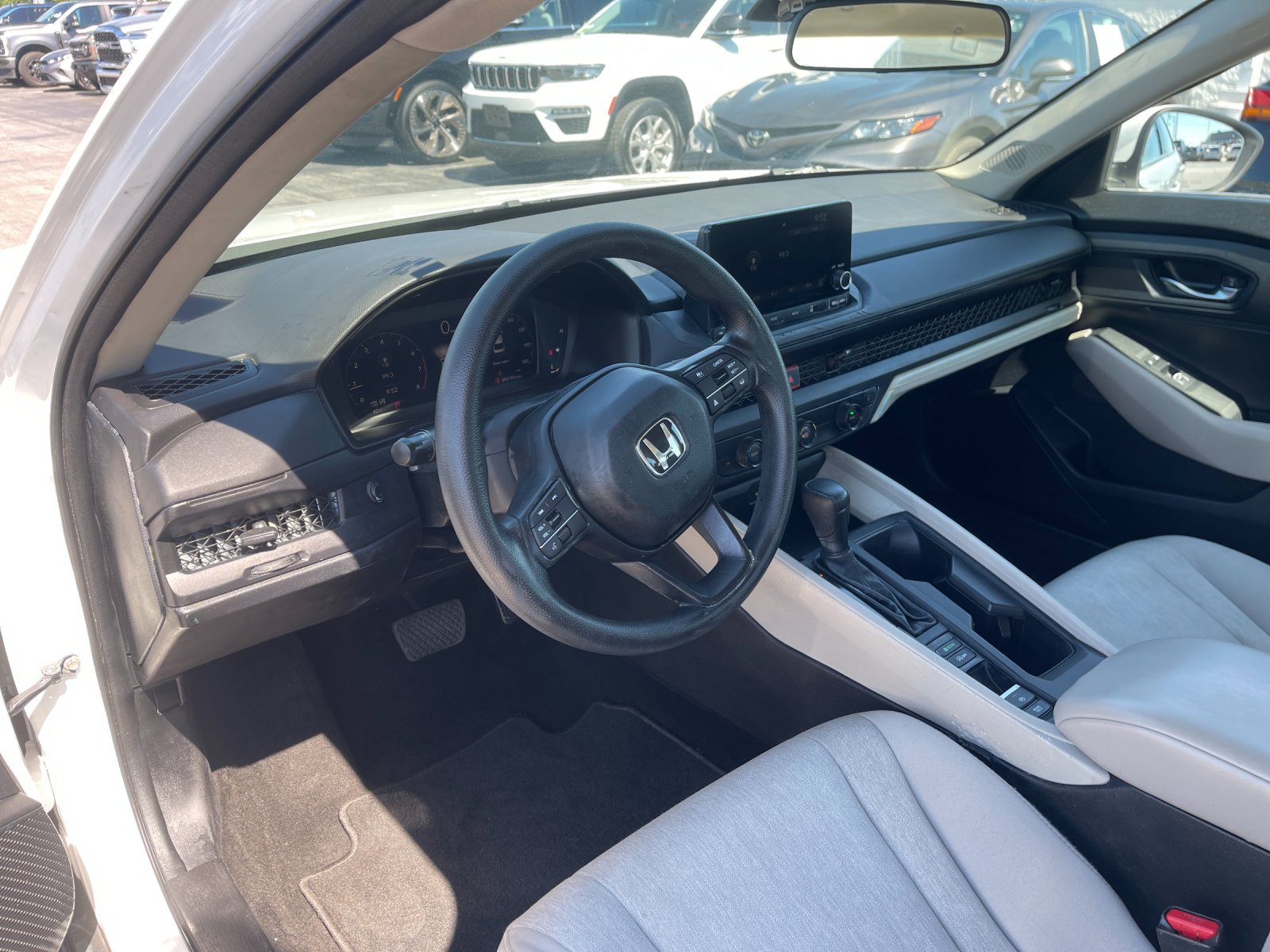 Used 2023  Honda EX image 11