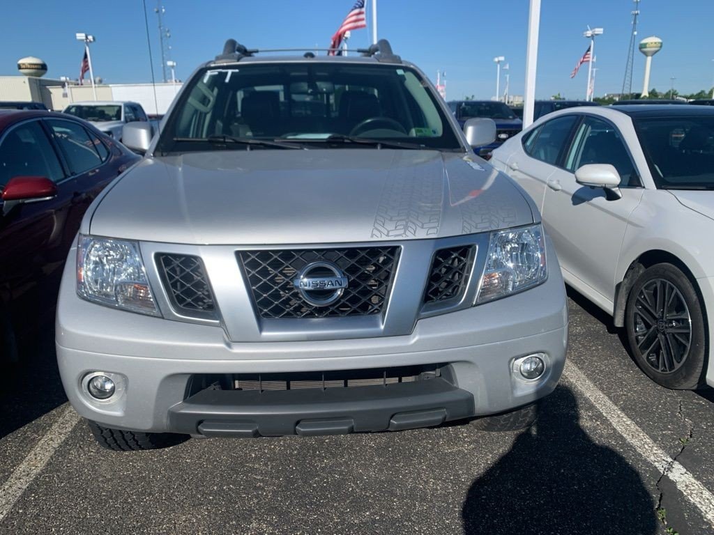 Used 2020 Silver Nissan PRO-4X image 8