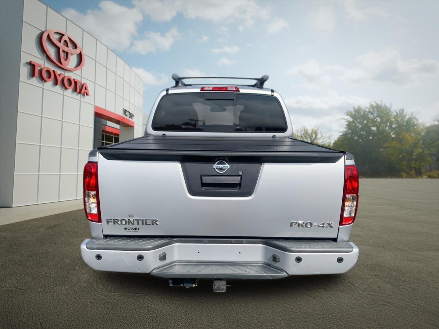 Used 2020 Silver Nissan PRO-4X image 15