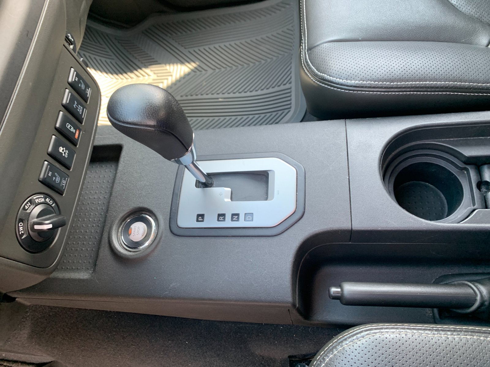 Used 2020 Silver Nissan PRO-4X image 34