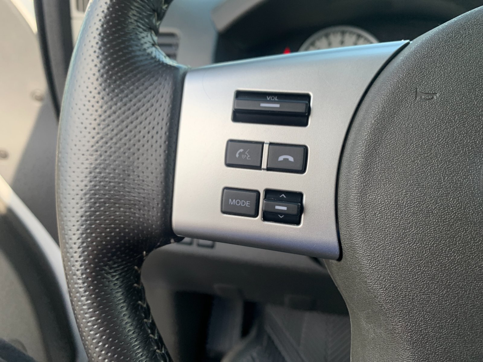 Used 2020 Silver Nissan PRO-4X image 37