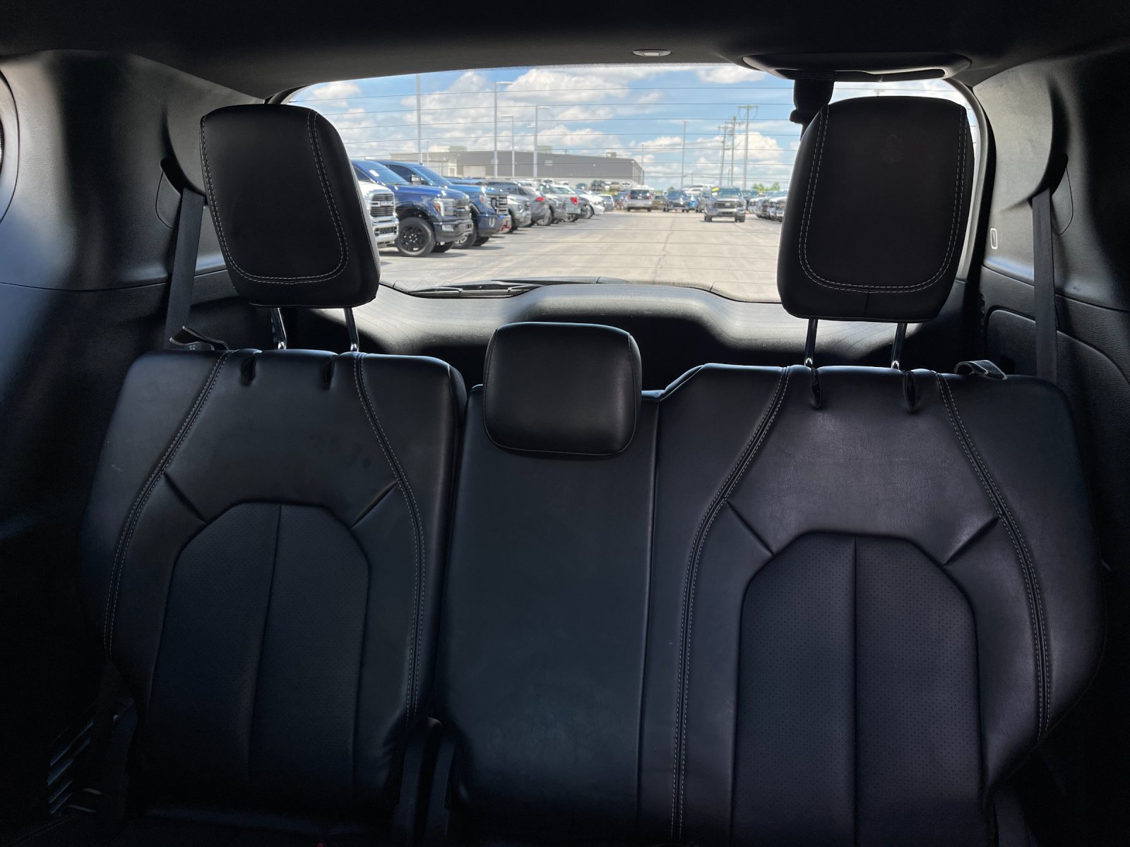 Used 2025 Black Chrysler Select image 17