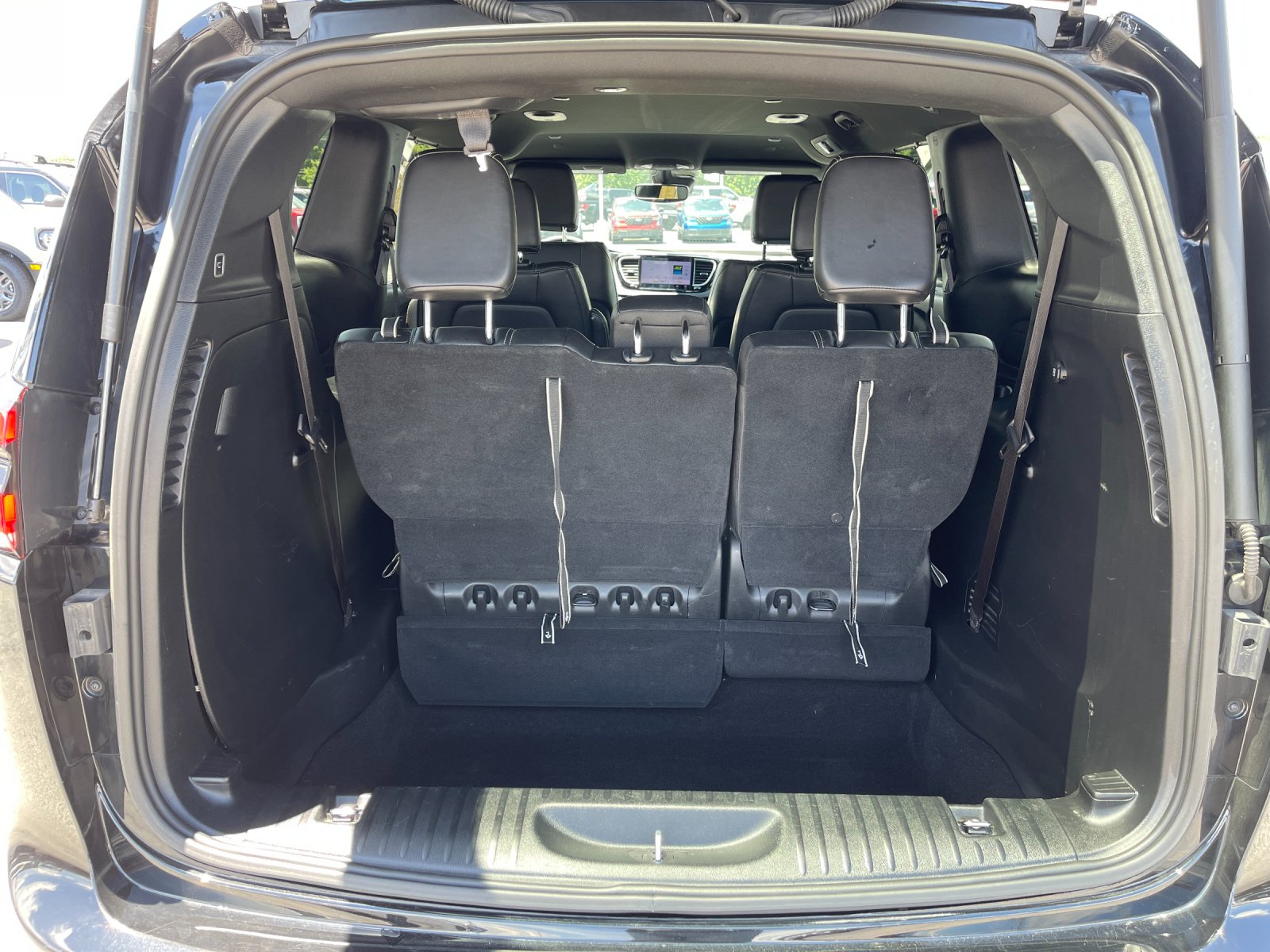 Used 2025 Black Chrysler Select image 18