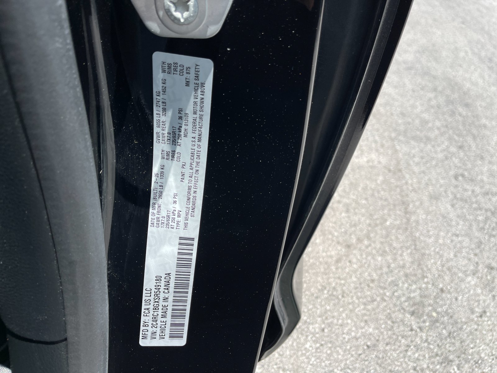 Used 2025 Black Chrysler Select image 33
