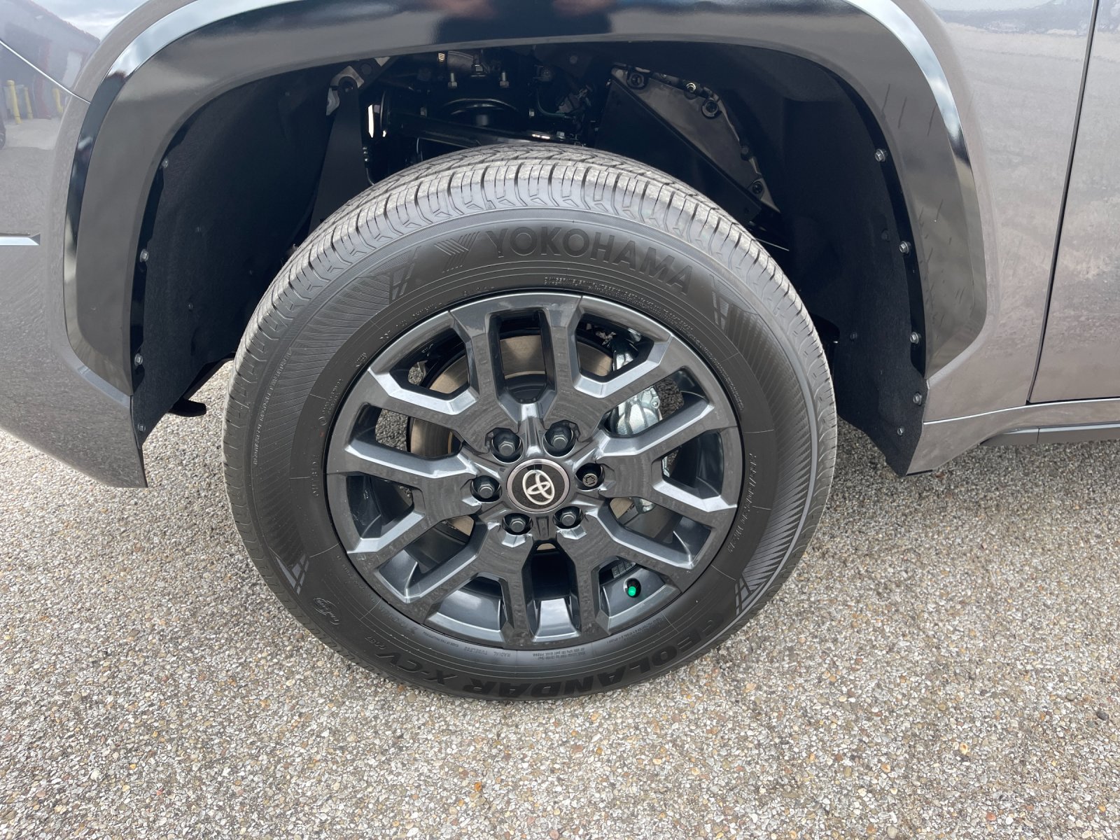 New 2026 Magnetic Gray Metallic Toyota  Platinum image 31