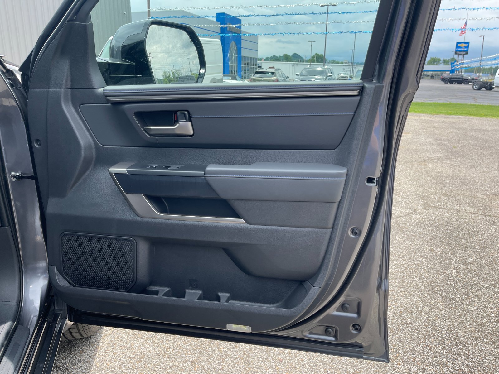 New 2026 Magnetic Gray Metallic Toyota  Platinum image 18