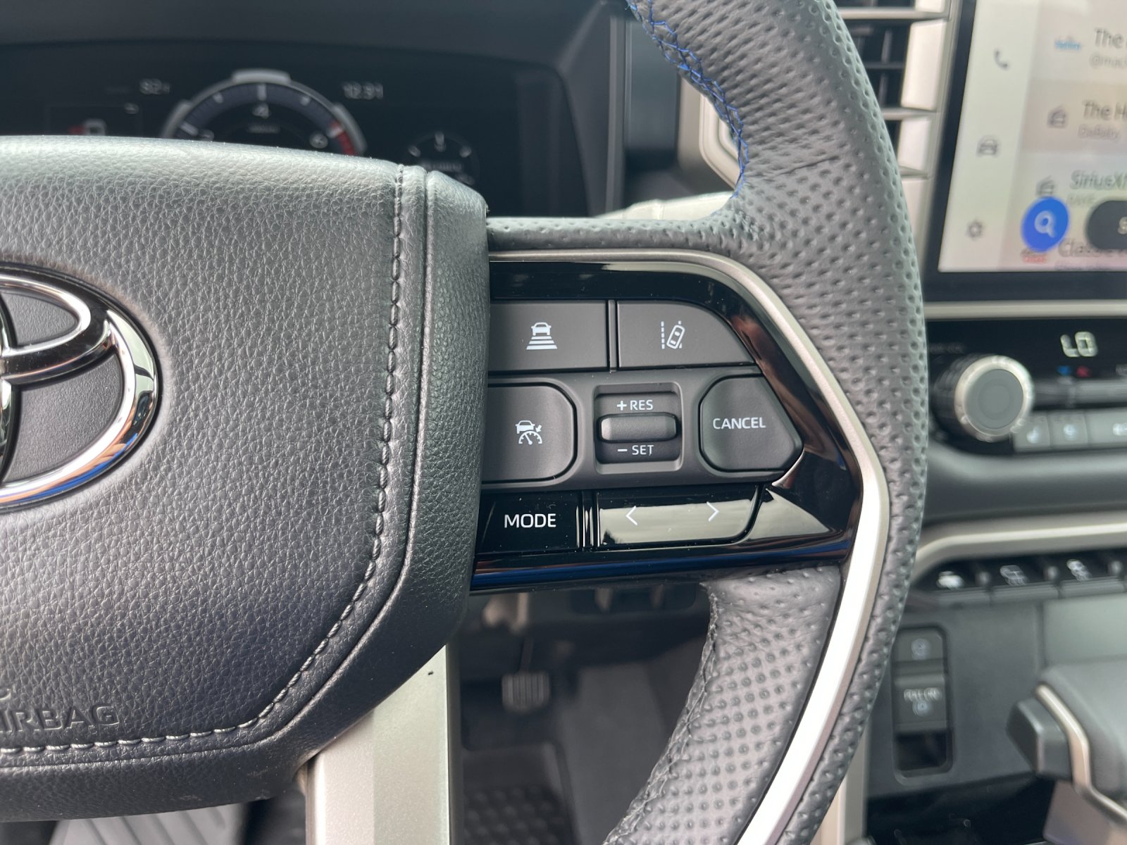 New 2026 Magnetic Gray Metallic Toyota  Platinum image 27