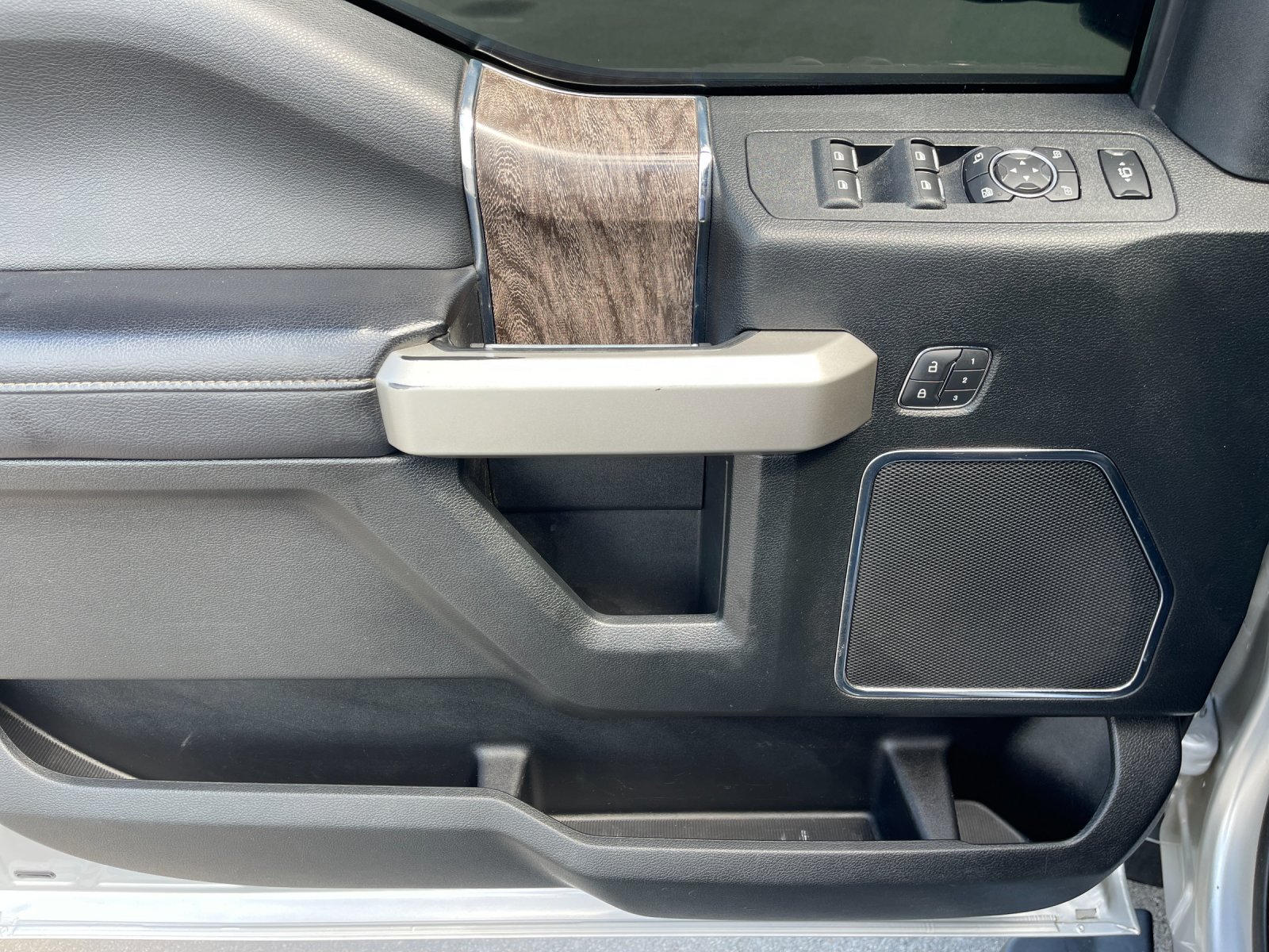 Used 2019 Silver Ford Lariat image 12
