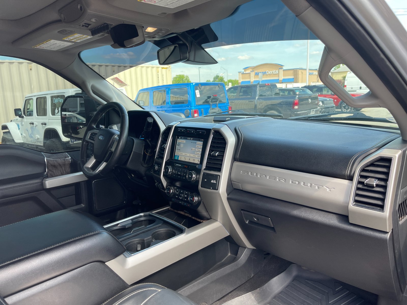 Used 2019 Silver Ford Lariat image 17