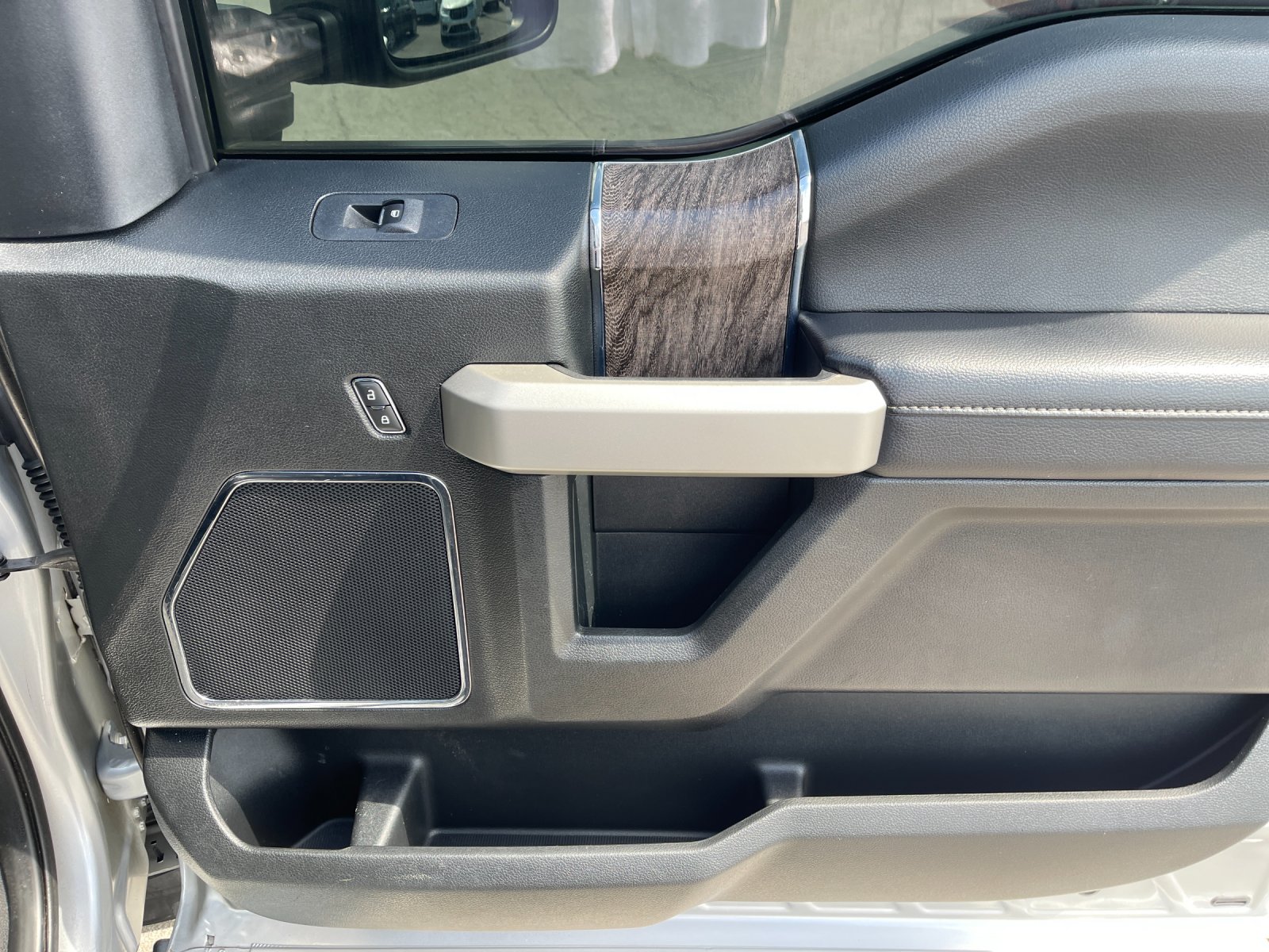 Used 2019 Silver Ford Lariat image 19