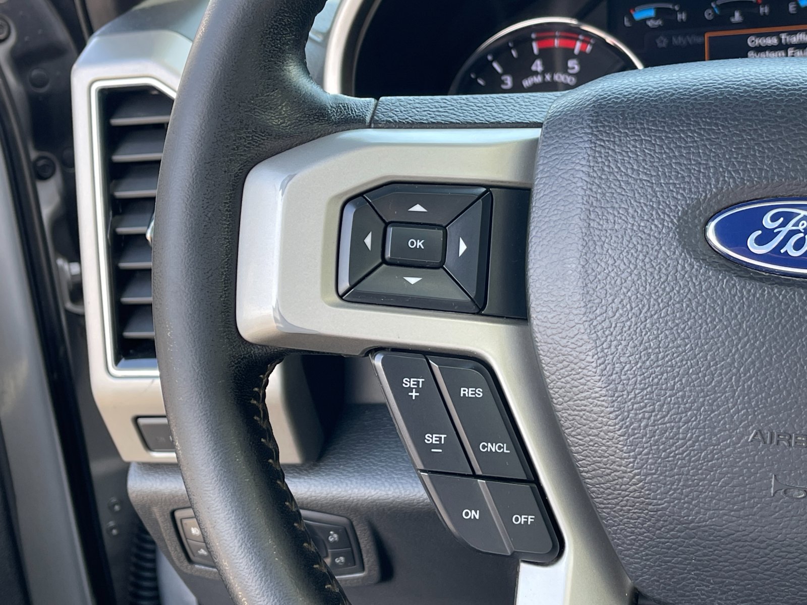 Used 2019 Silver Ford Lariat image 27