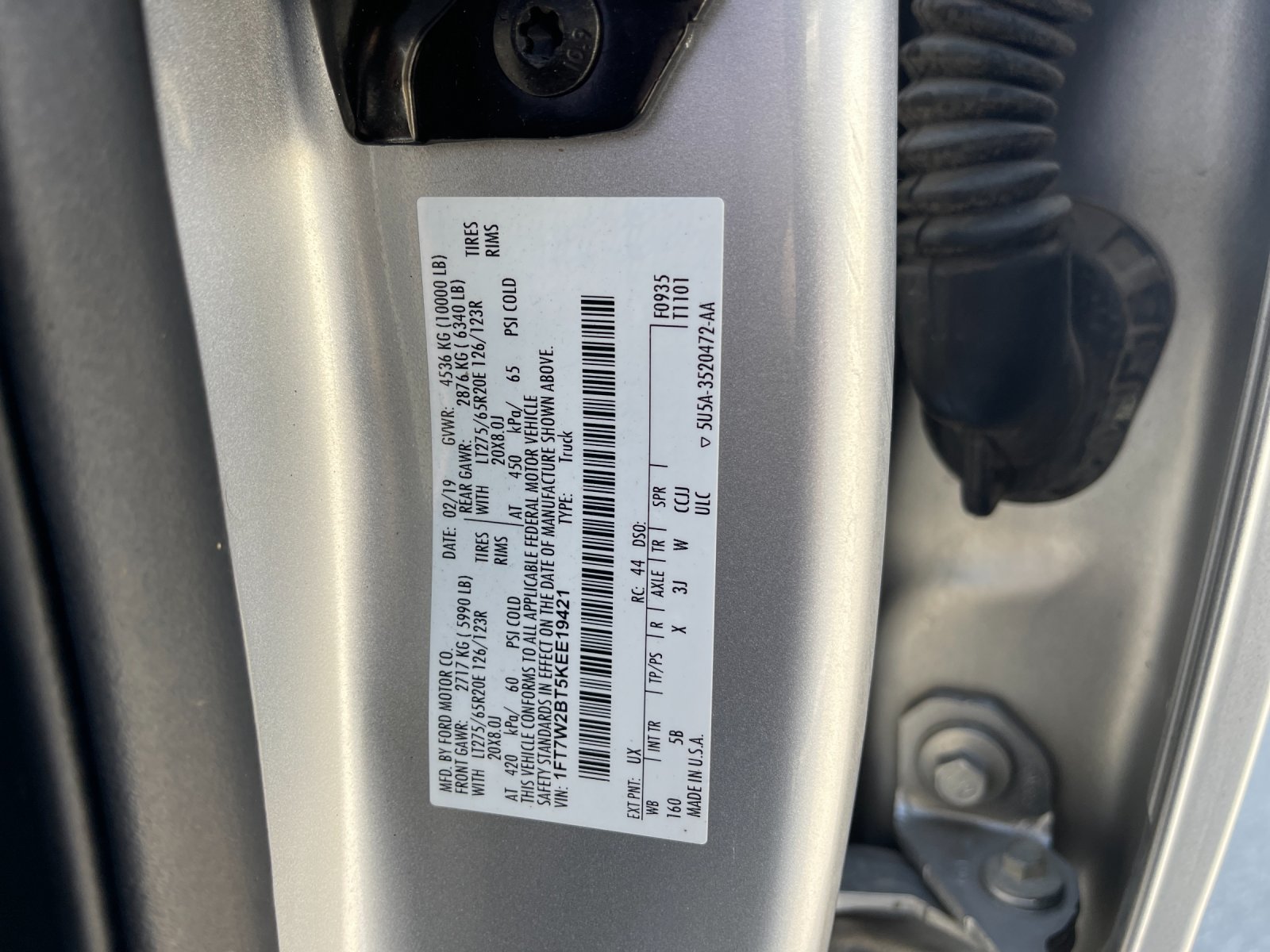 Used 2019 Silver Ford Lariat image 33