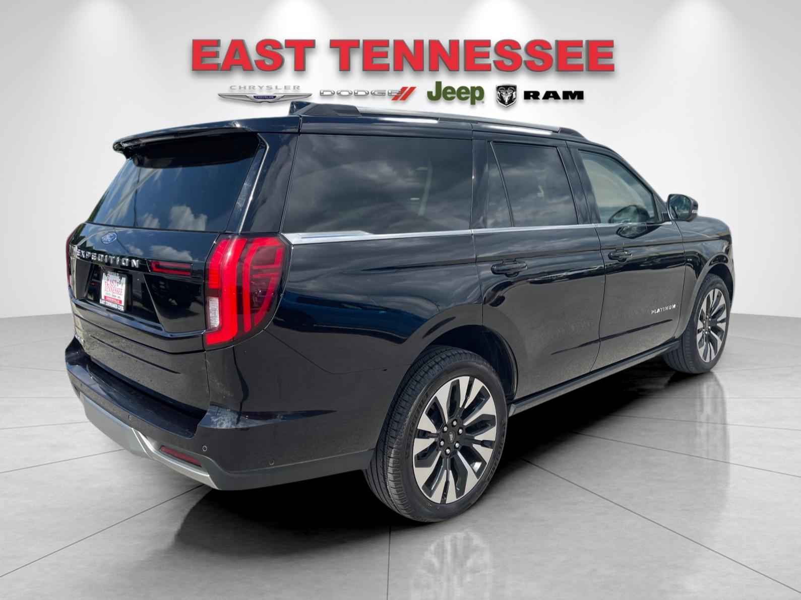 Used 2025 Black Ford Platinum image 3