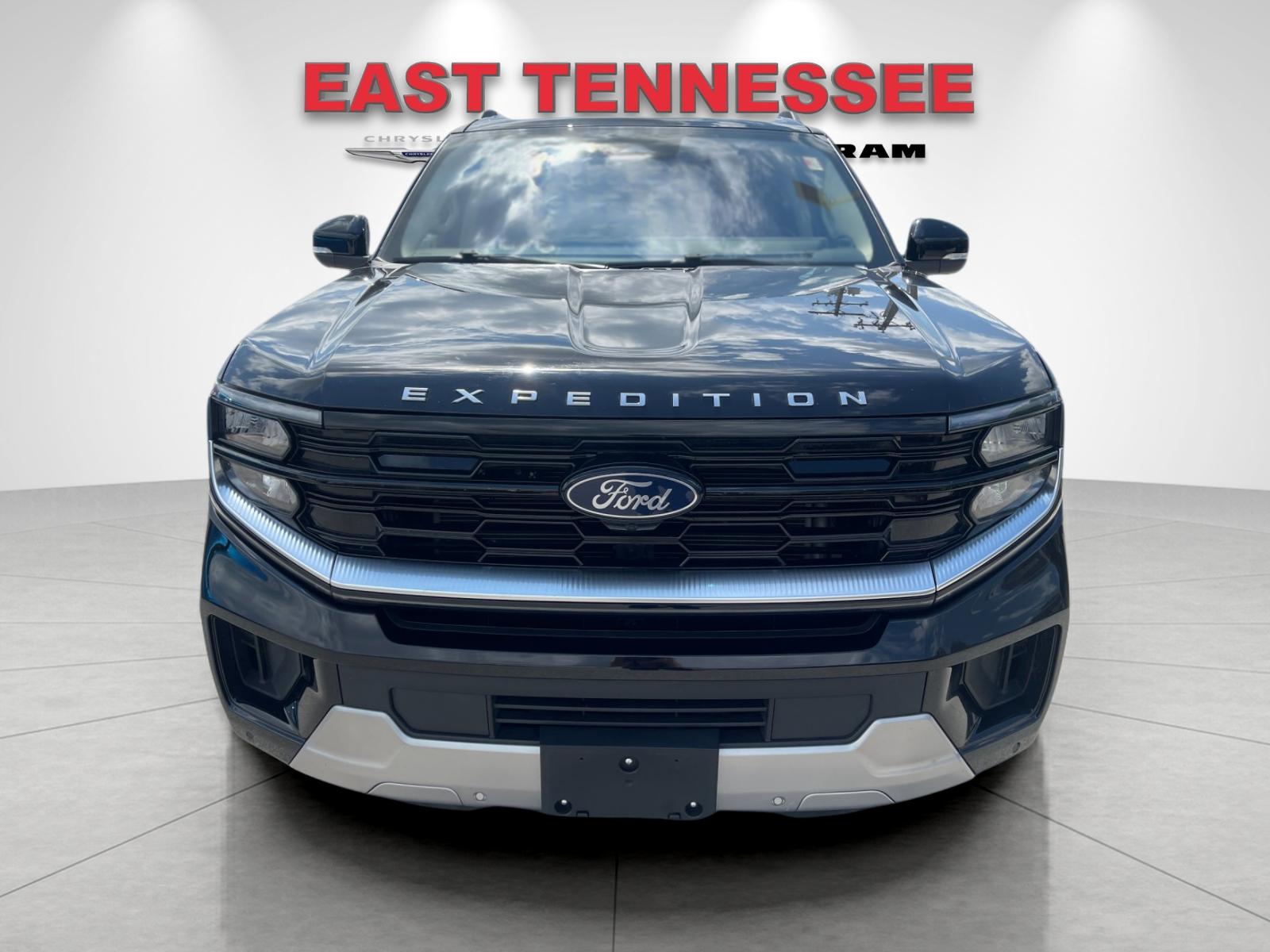 Used 2025 Black Ford Platinum image 9