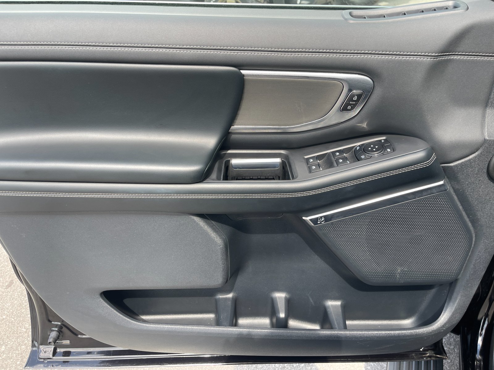 Used 2025 Black Ford Platinum image 12