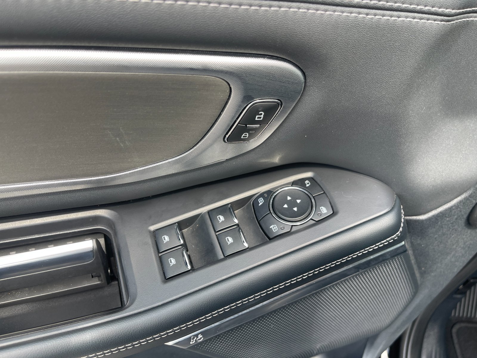 Used 2025 Black Ford Platinum image 13