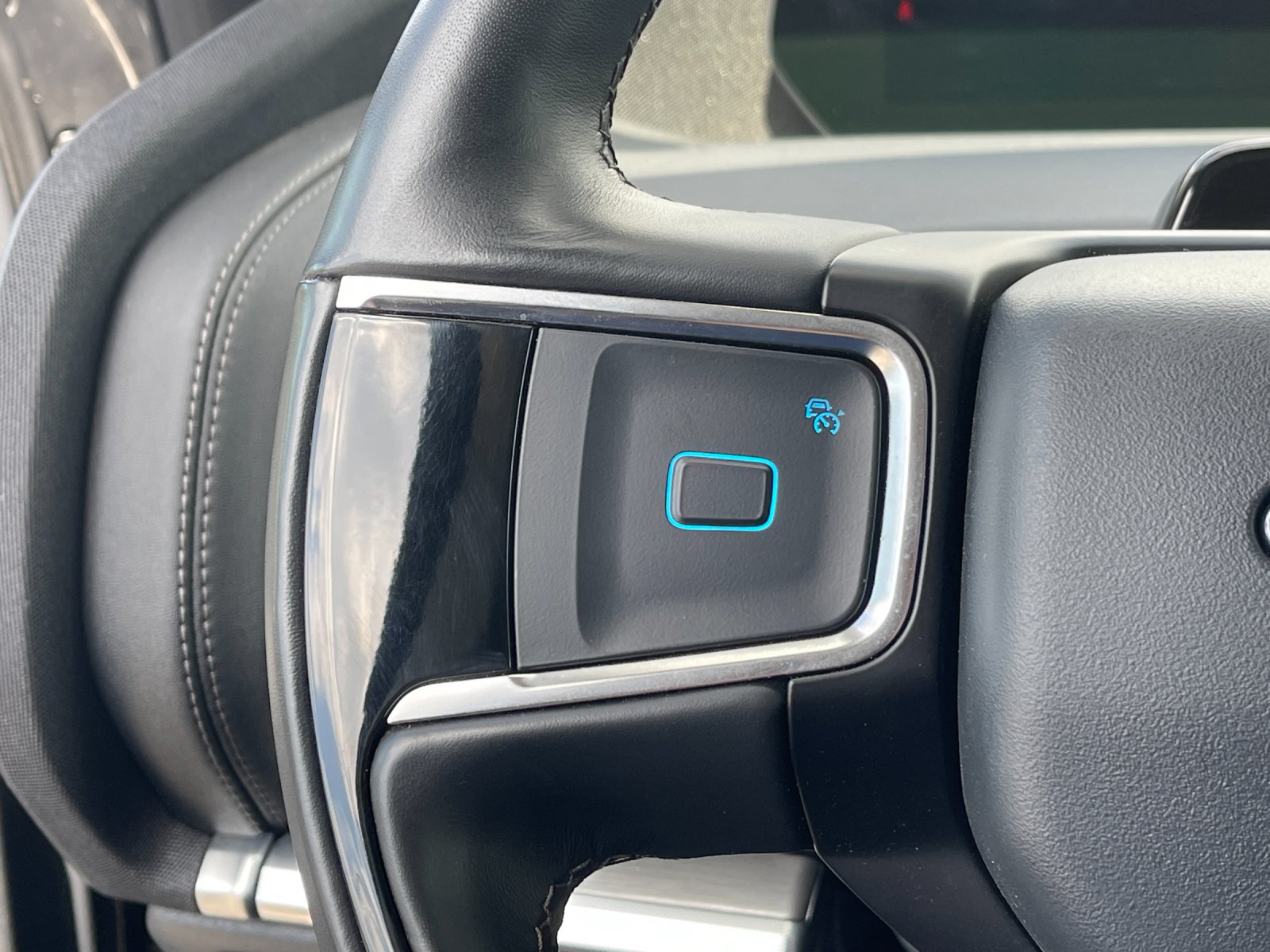 Used 2025 Black Ford Platinum image 29