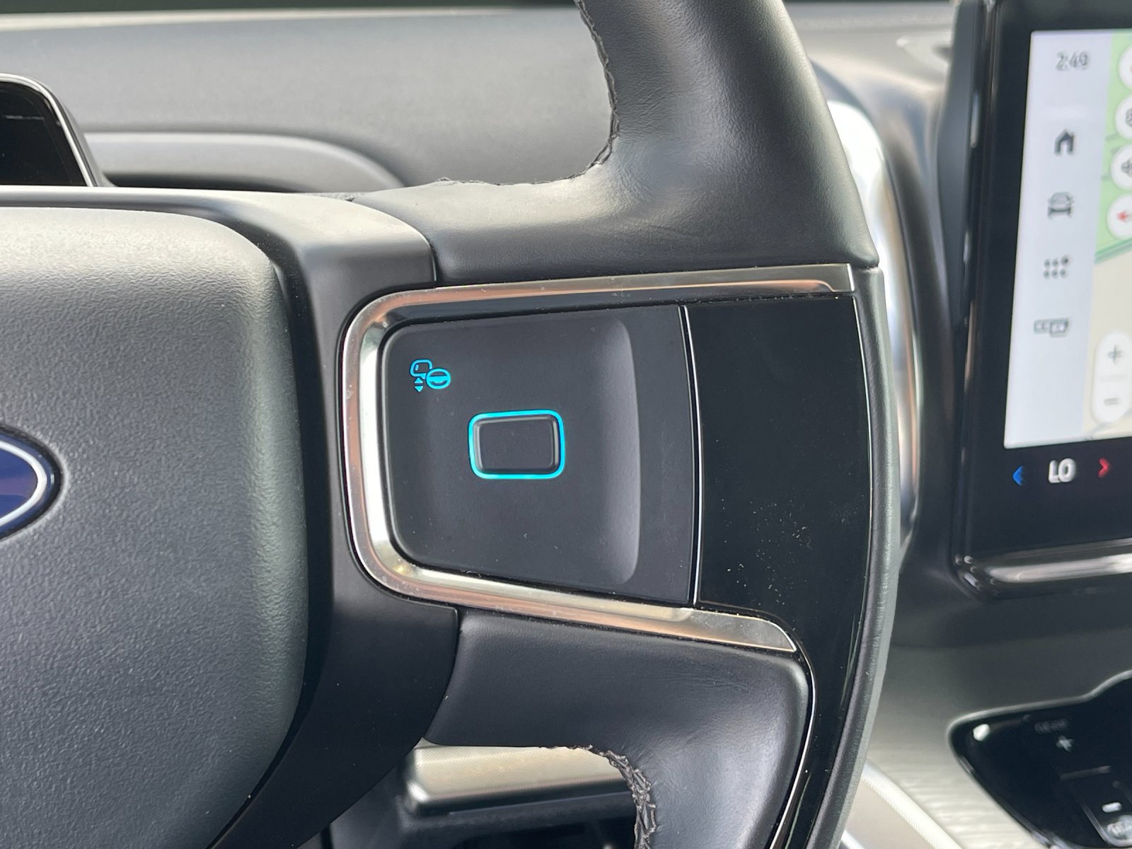 Used 2025 Black Ford Platinum image 30