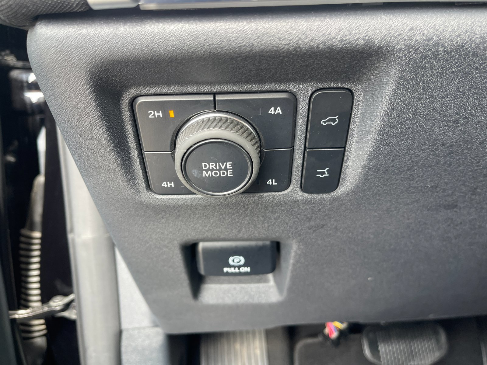 Used 2025 Black Ford Platinum image 33