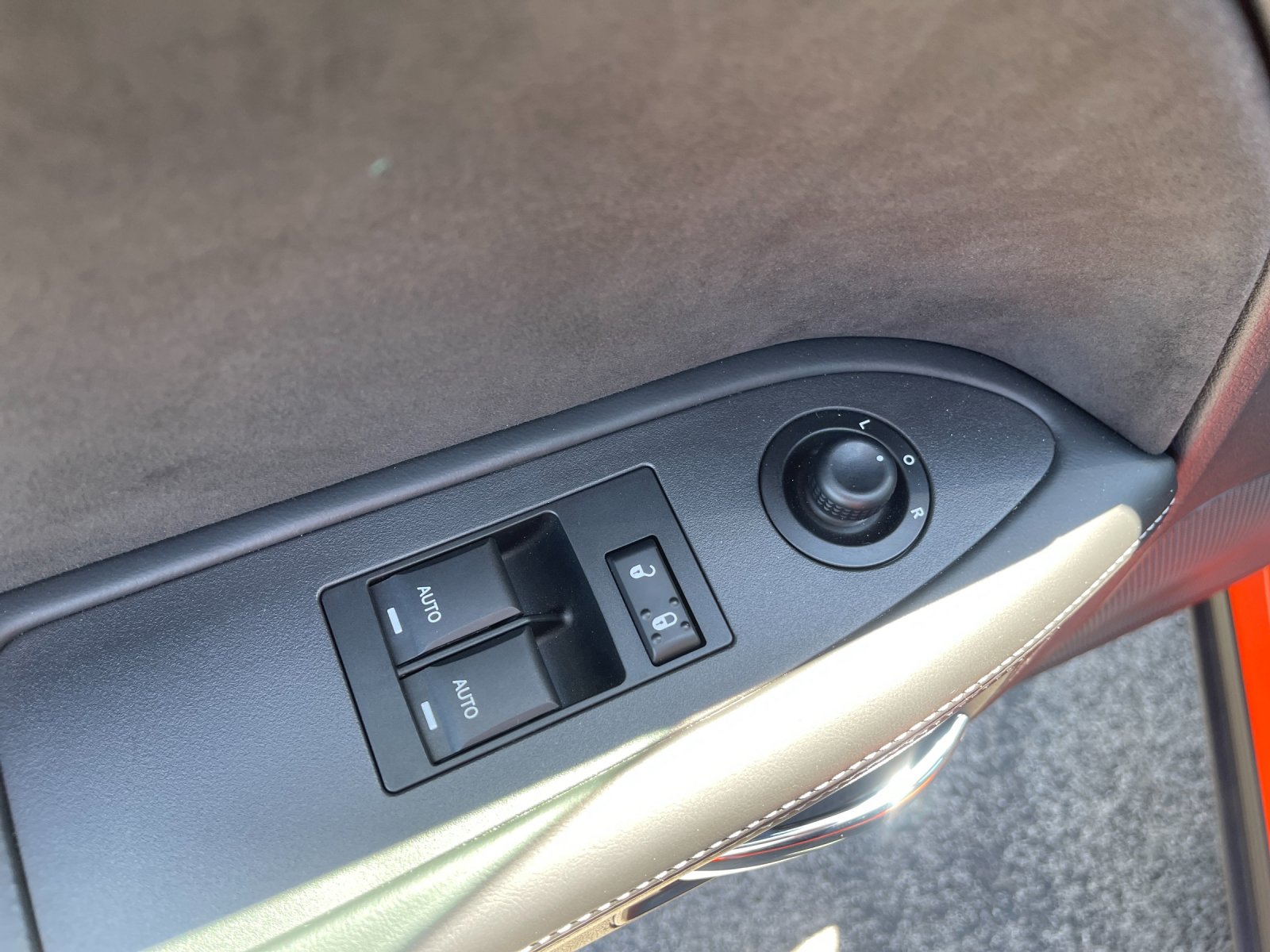 Used 2008 Orange Dodge SRT8 image 13