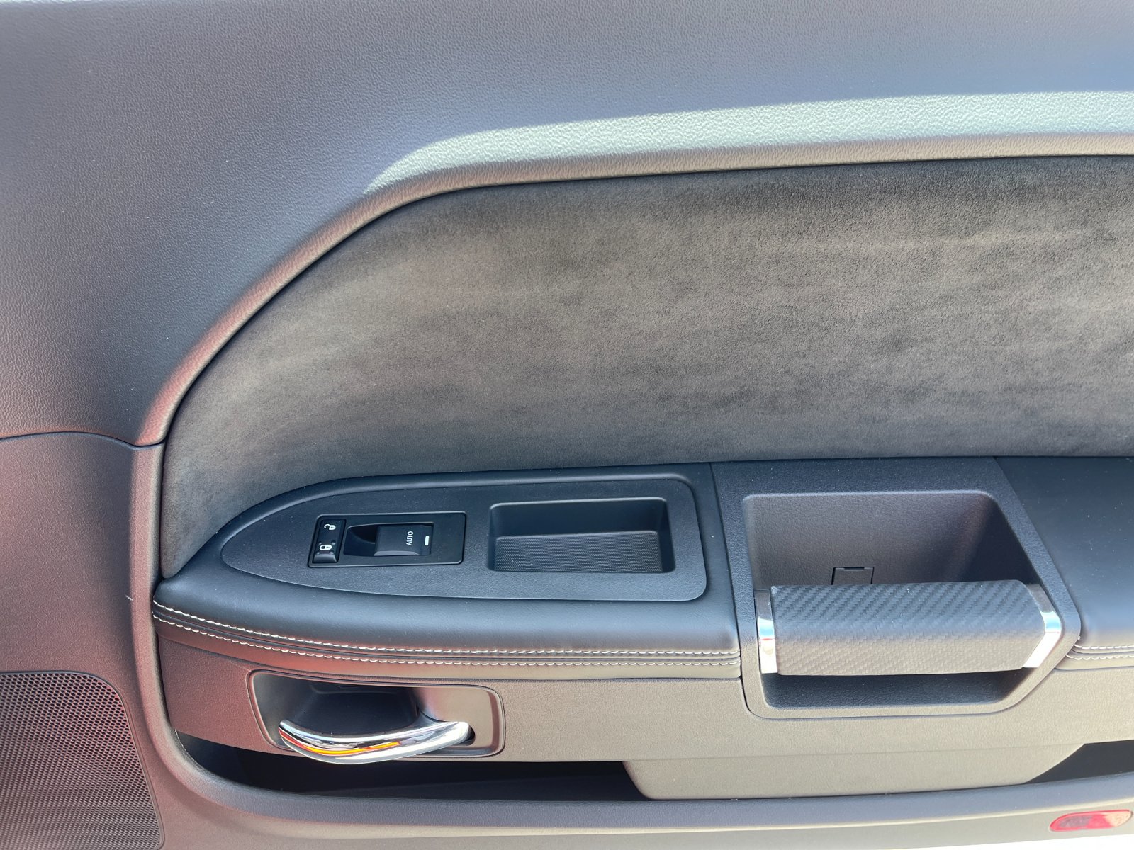 Used 2008 Orange Dodge SRT8 image 18