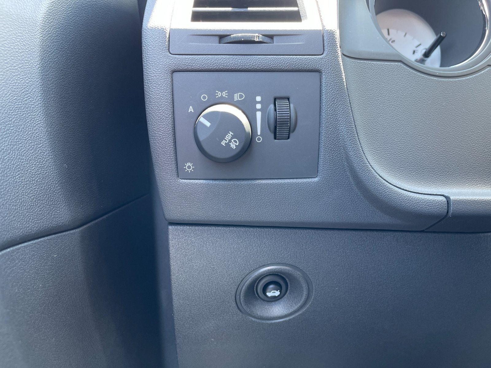 Used 2008 Orange Dodge SRT8 image 28