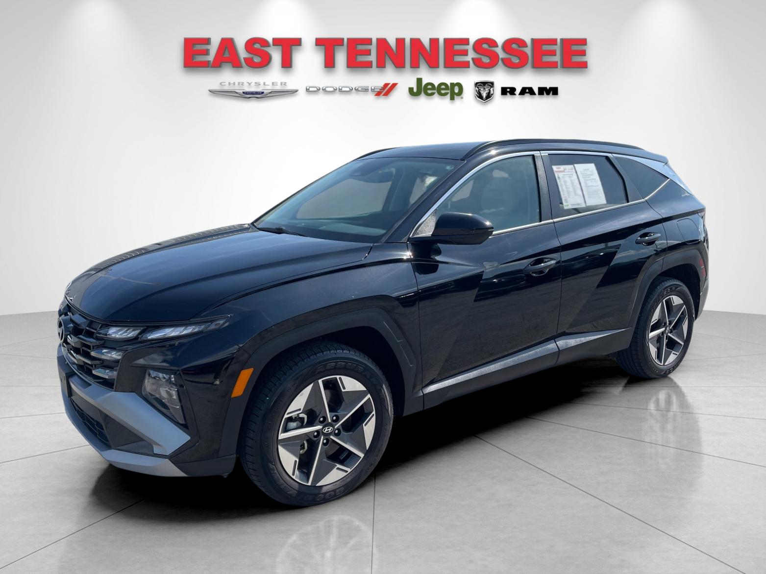 Used 2025 Black Hyundai SEL image 7