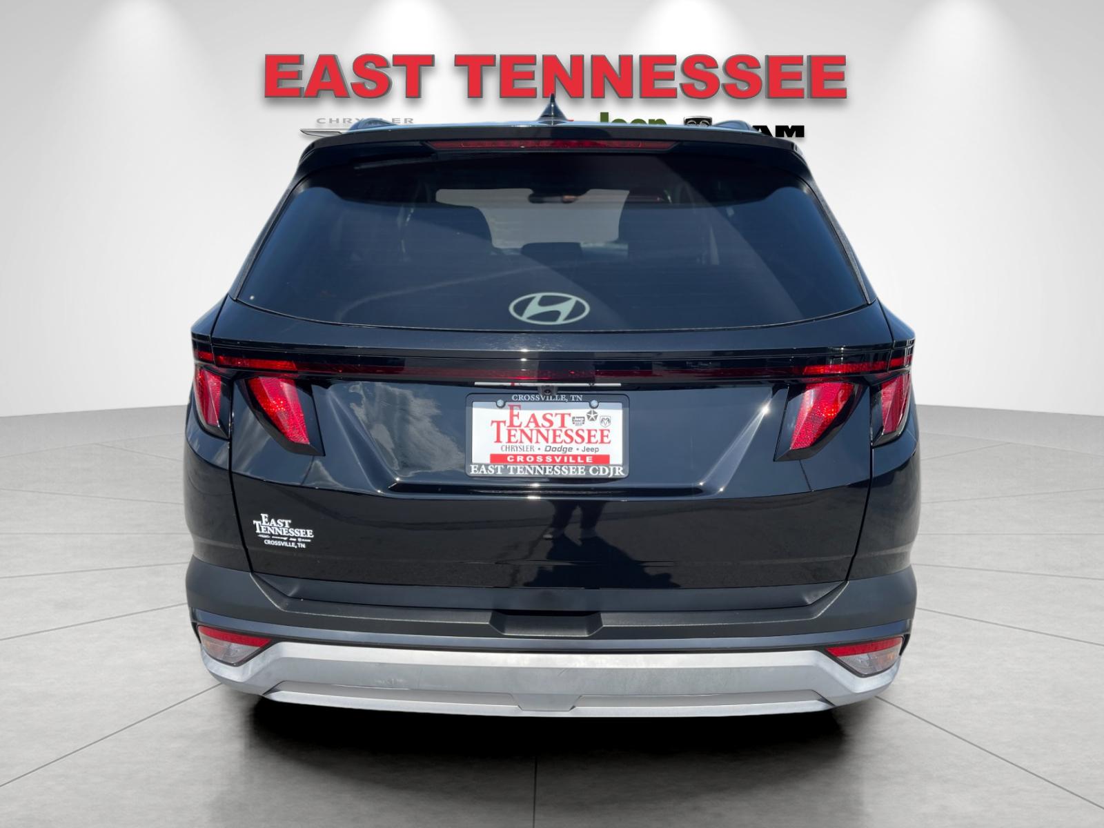 Used 2025 Black Hyundai SEL image 4