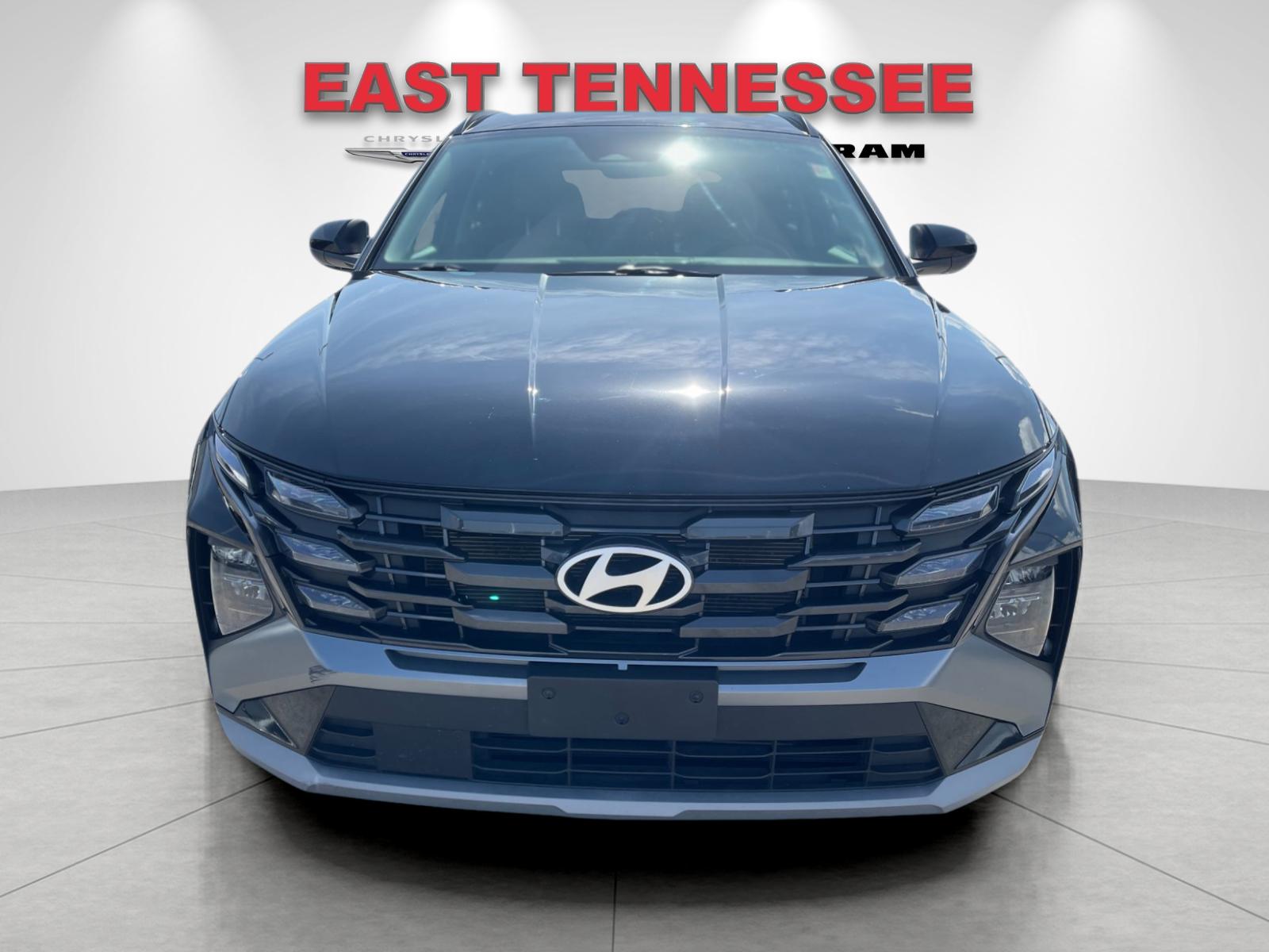 Used 2025 Black Hyundai SEL image 9