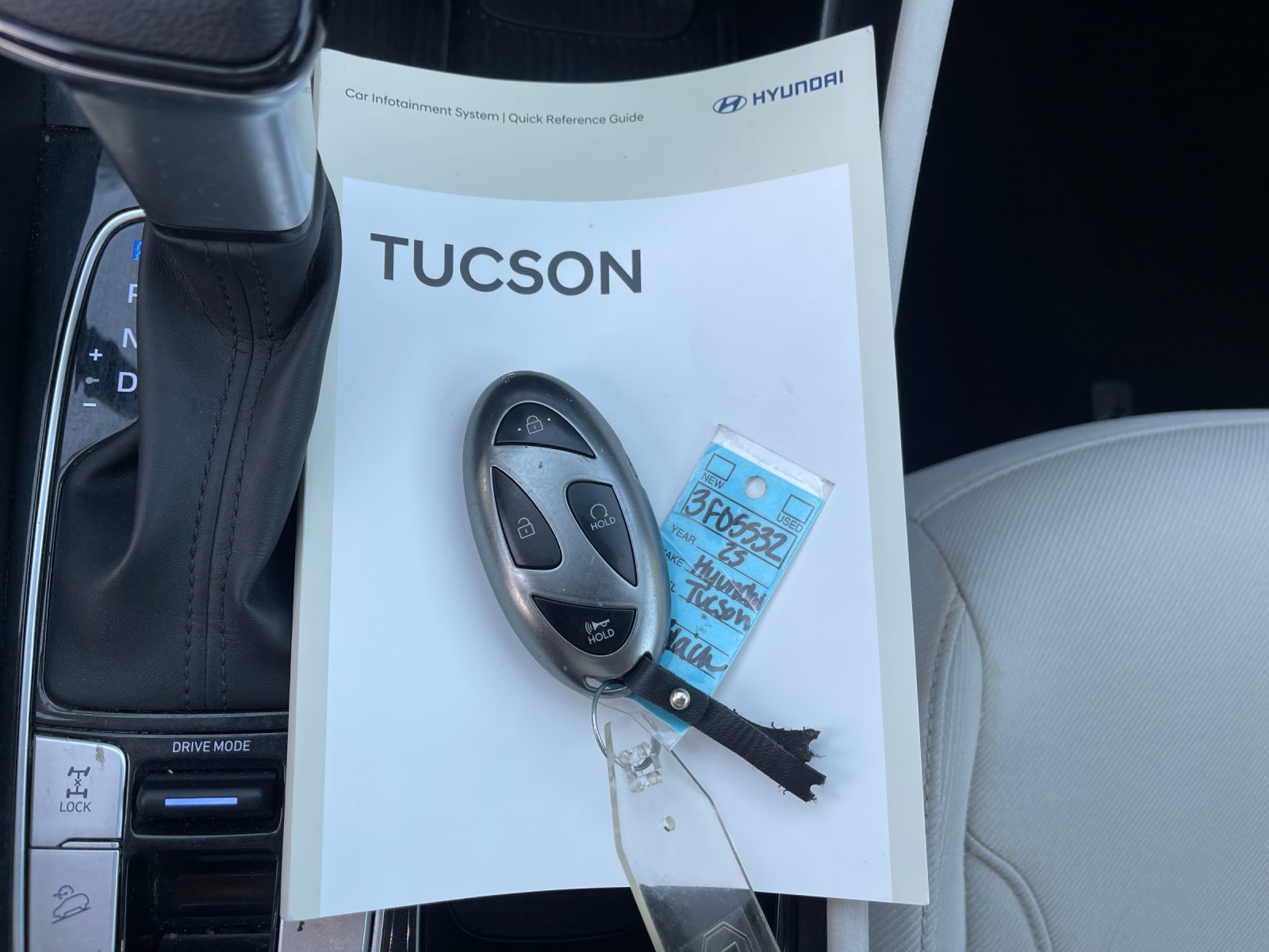Used 2025 Black Hyundai SEL image 10