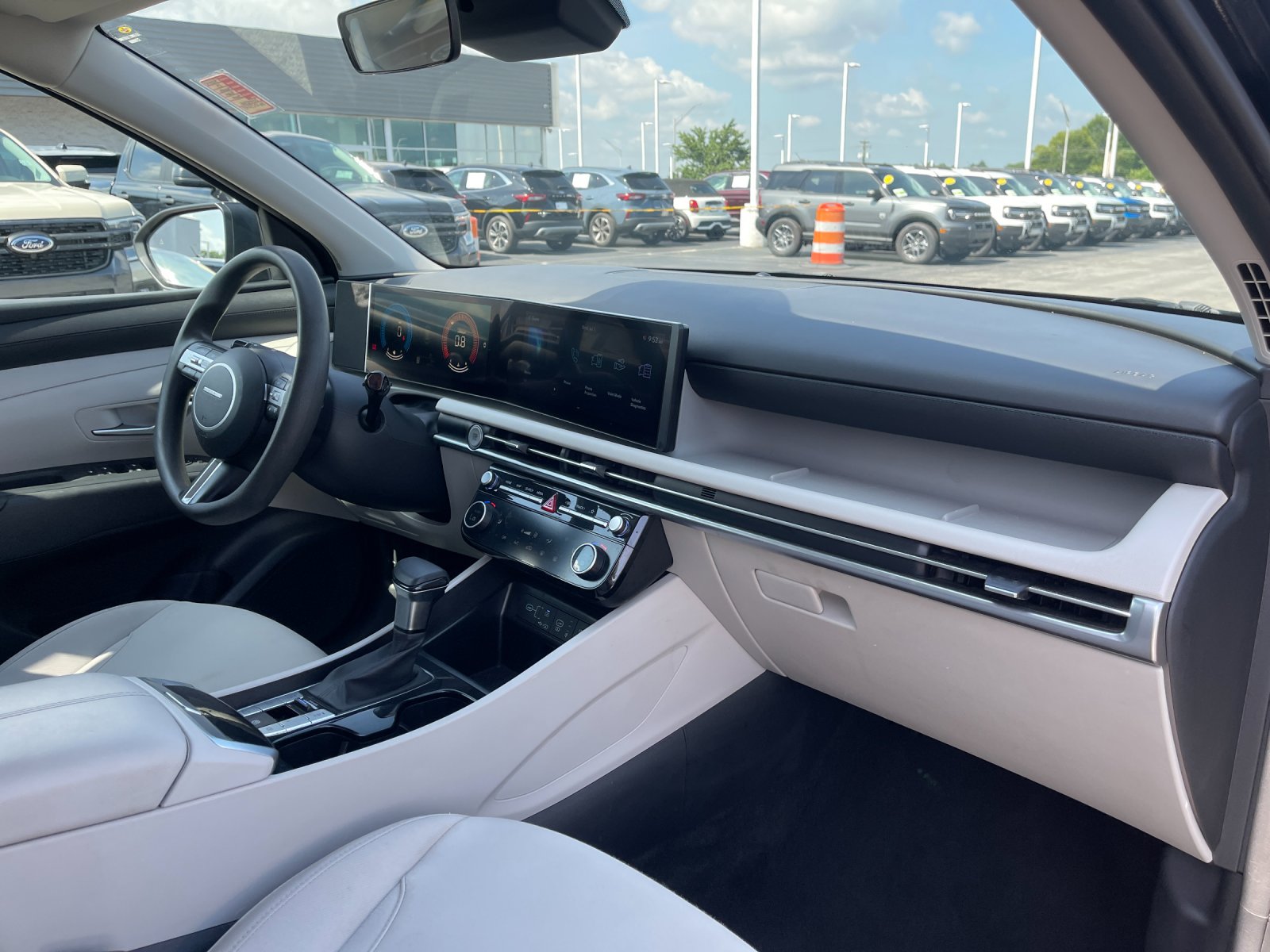 Used 2025 Black Hyundai SEL image 18