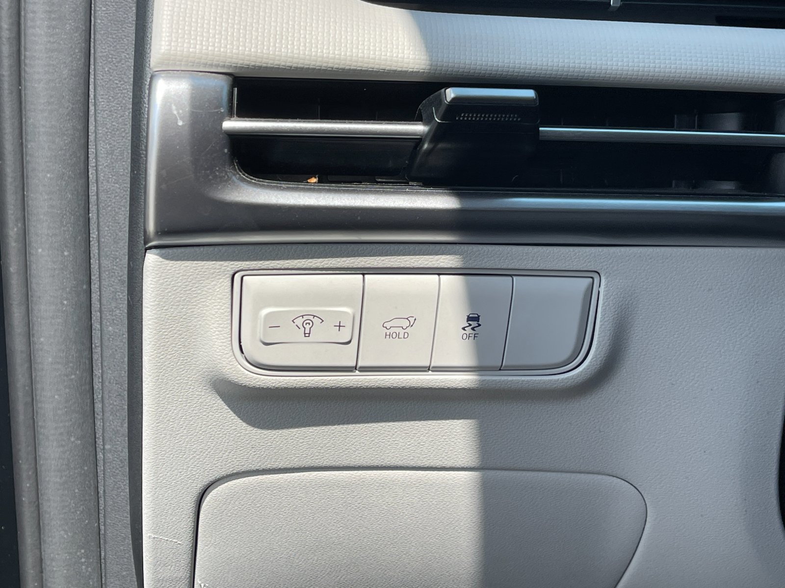 Used 2025 Black Hyundai SEL image 30