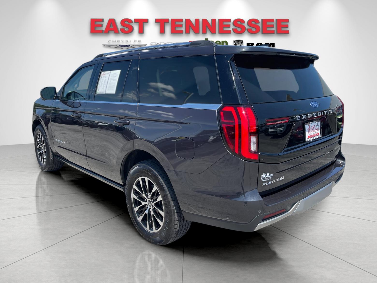 Used 2025 Gray Ford Platinum image 5